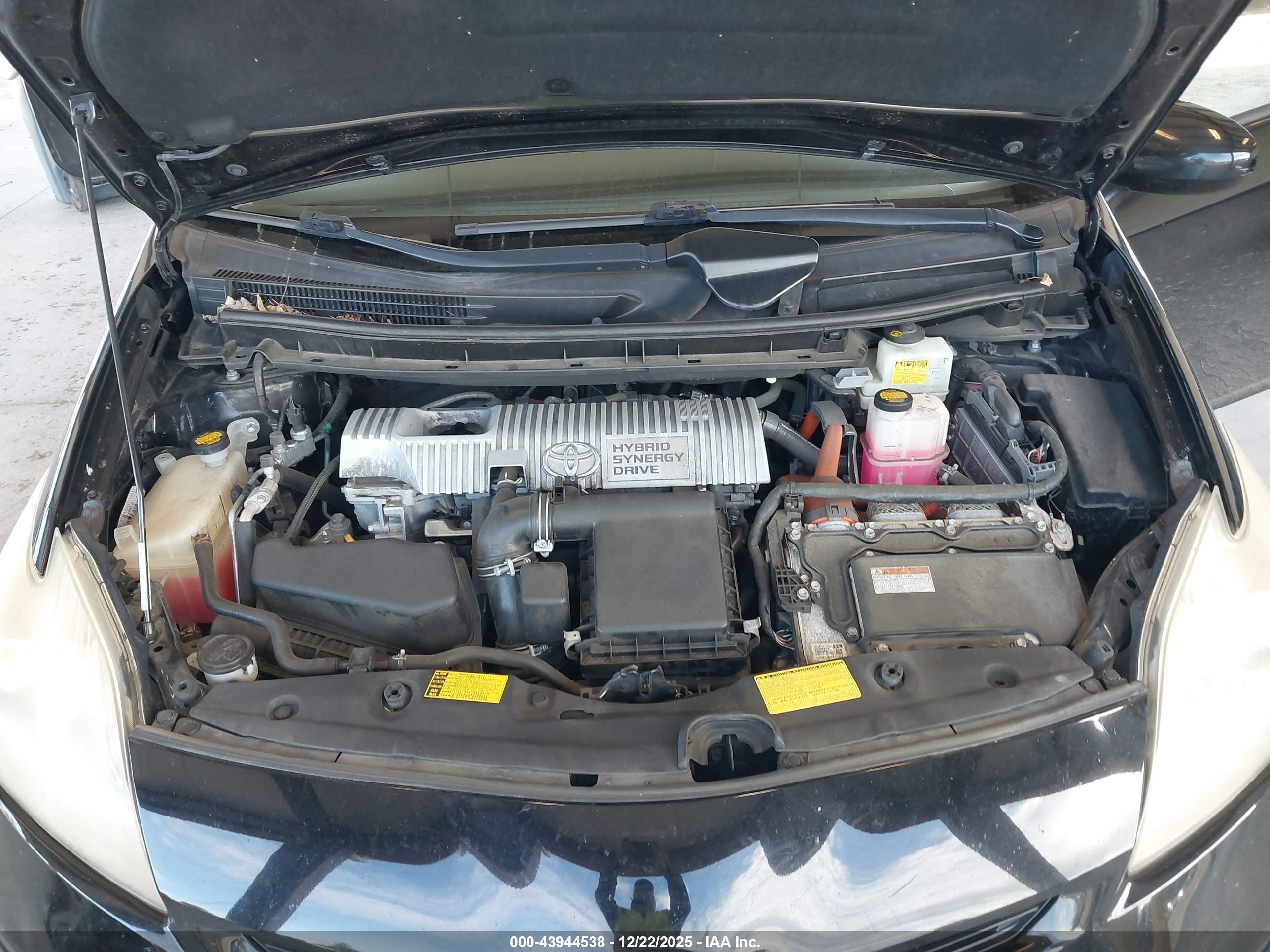 TOYOTA PRIUS image 10