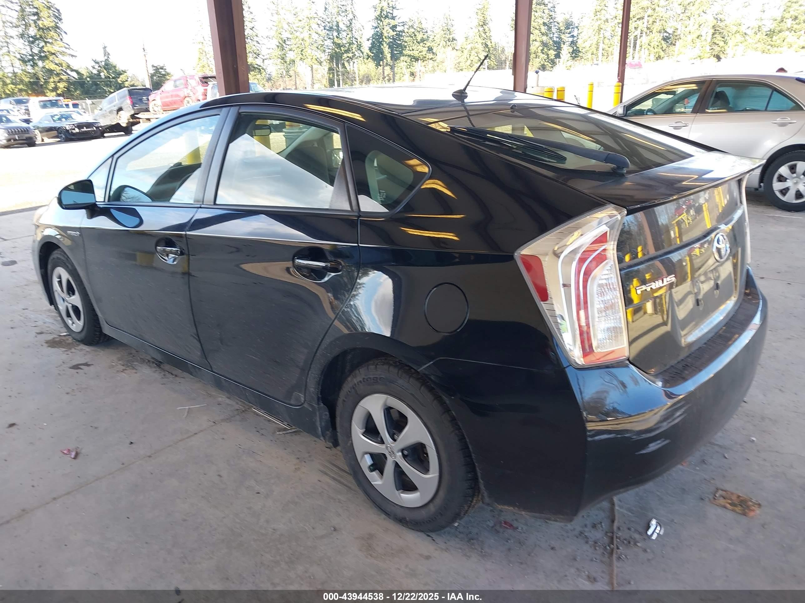 TOYOTA PRIUS image 3