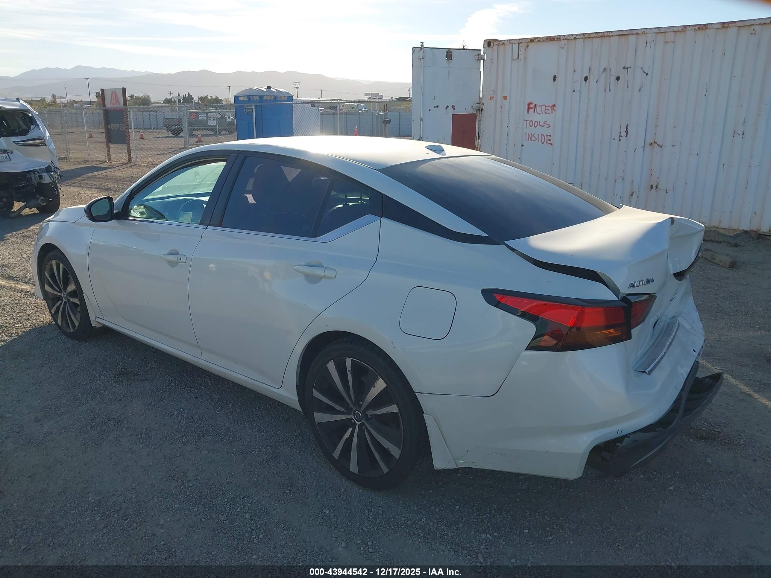 NISSAN ALTIMA image 3