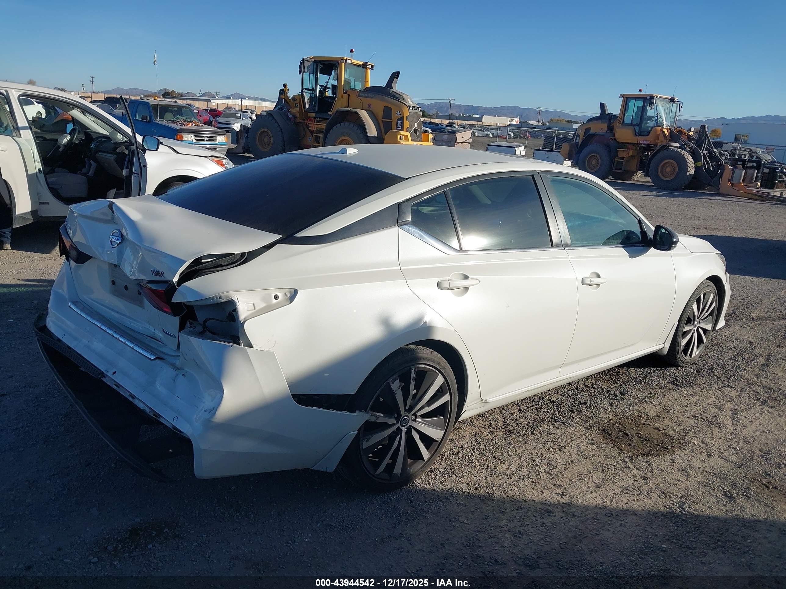 NISSAN ALTIMA image 4