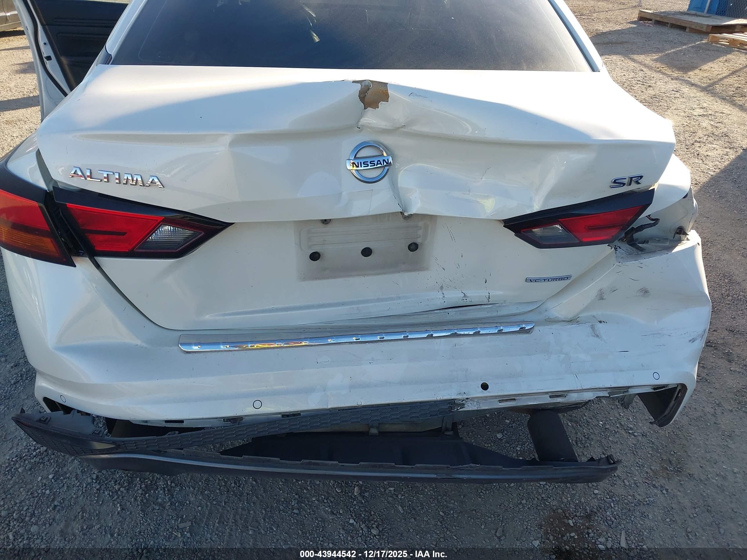 NISSAN ALTIMA image 6