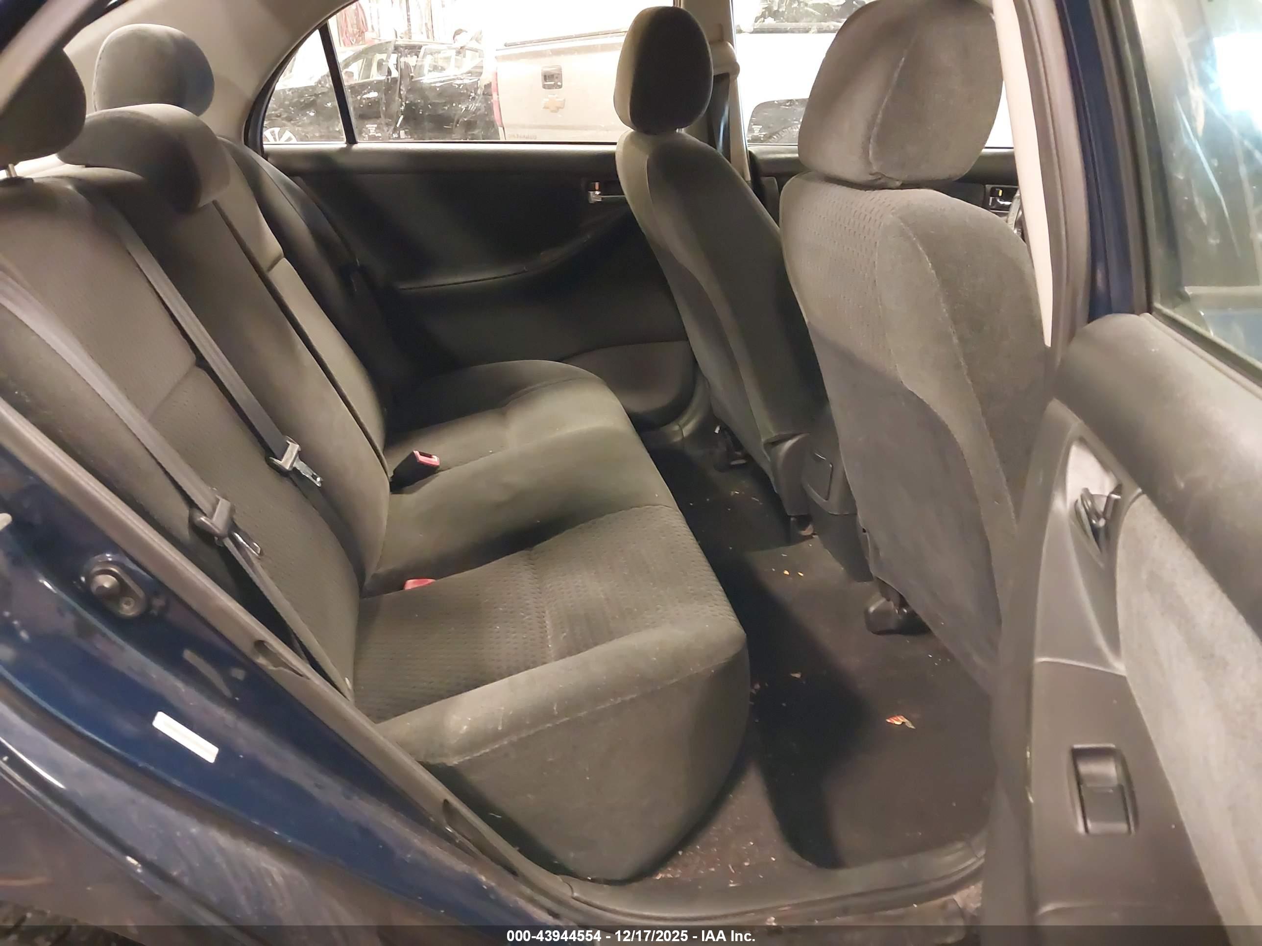 TOYOTA COROLLA image 8