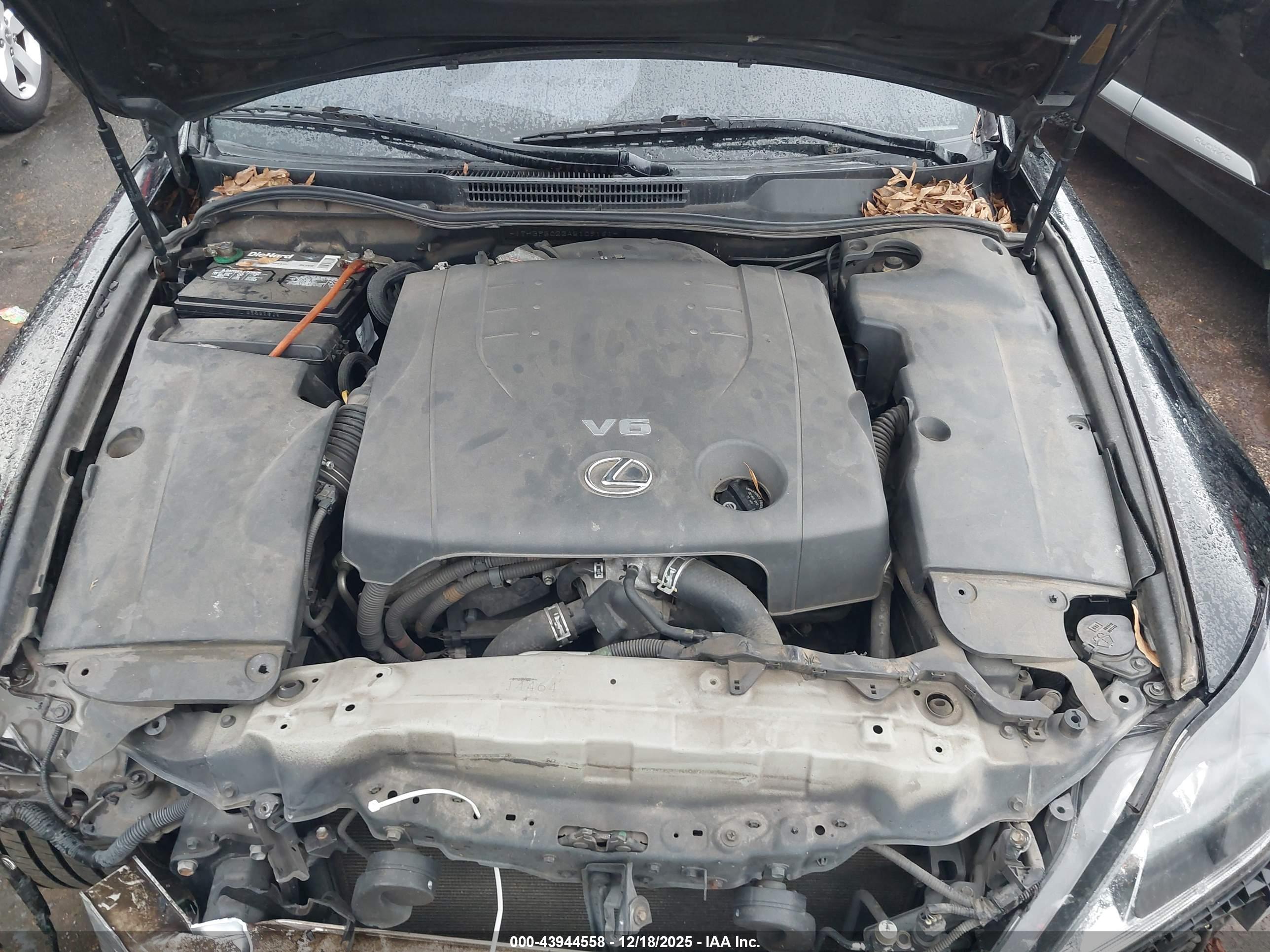 LEXUS IS image 10