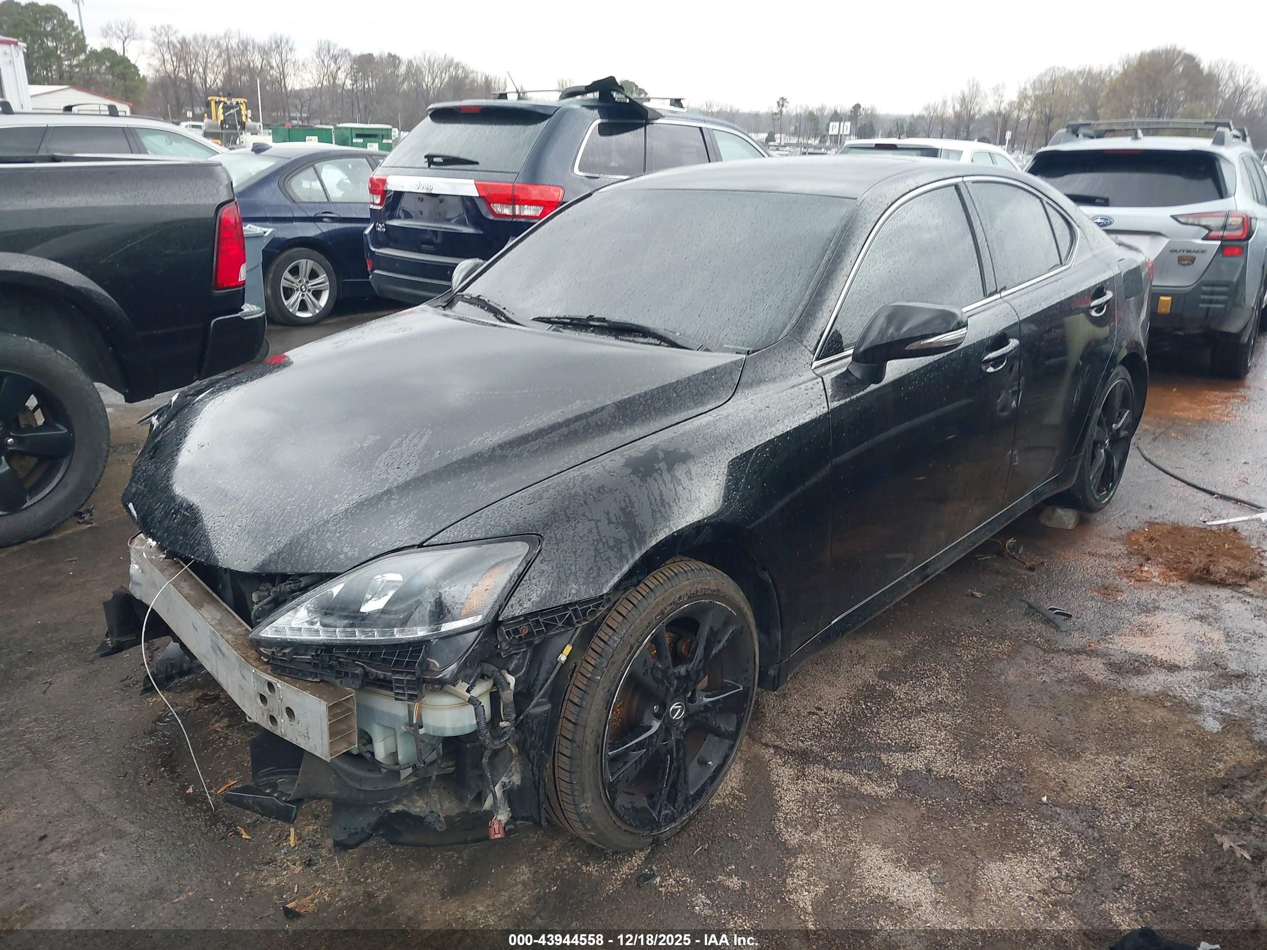 LEXUS IS image 2