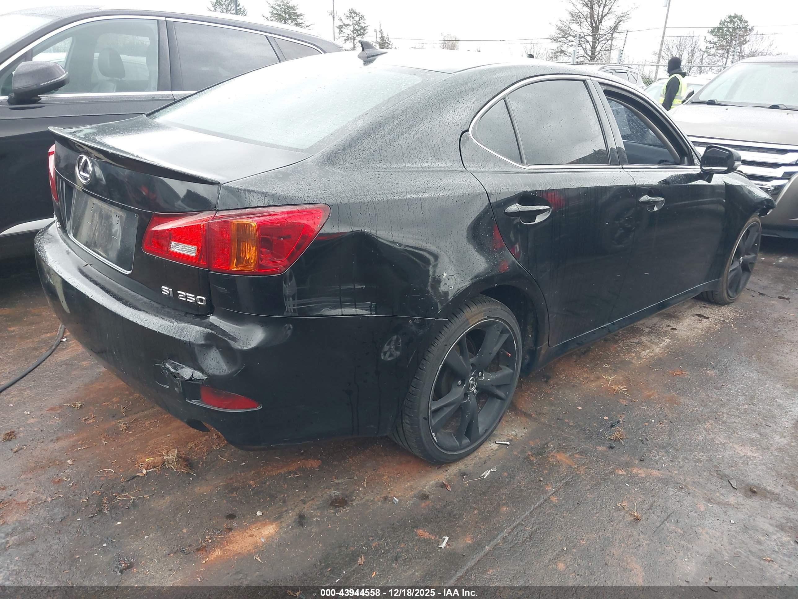 LEXUS IS image 4