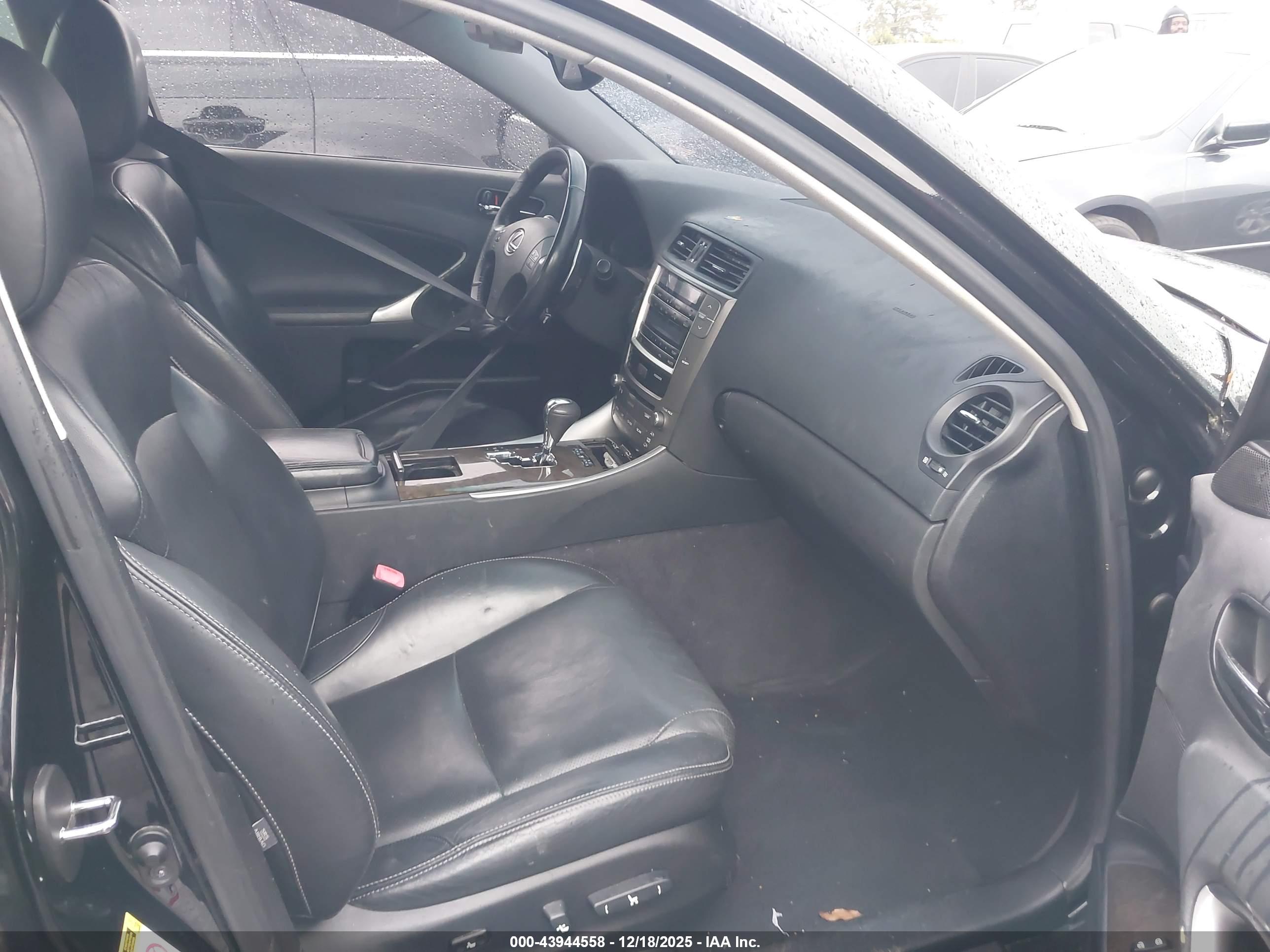 LEXUS IS image 5