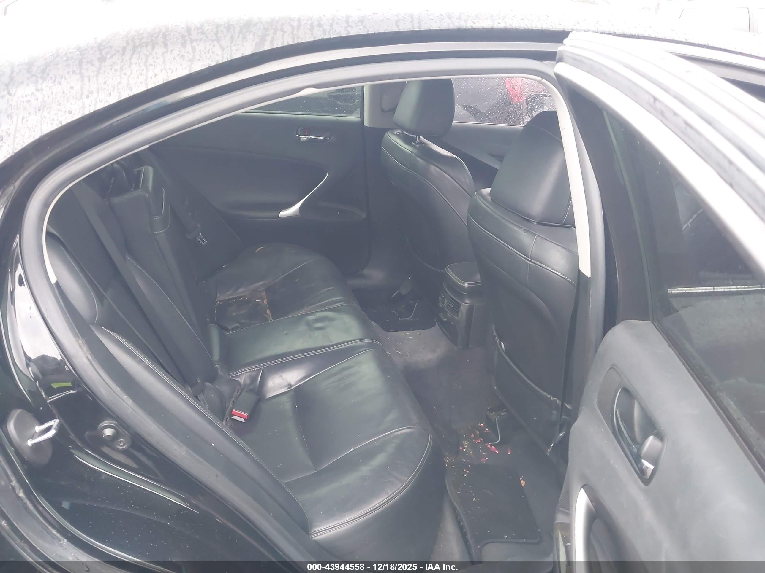 LEXUS IS image 8