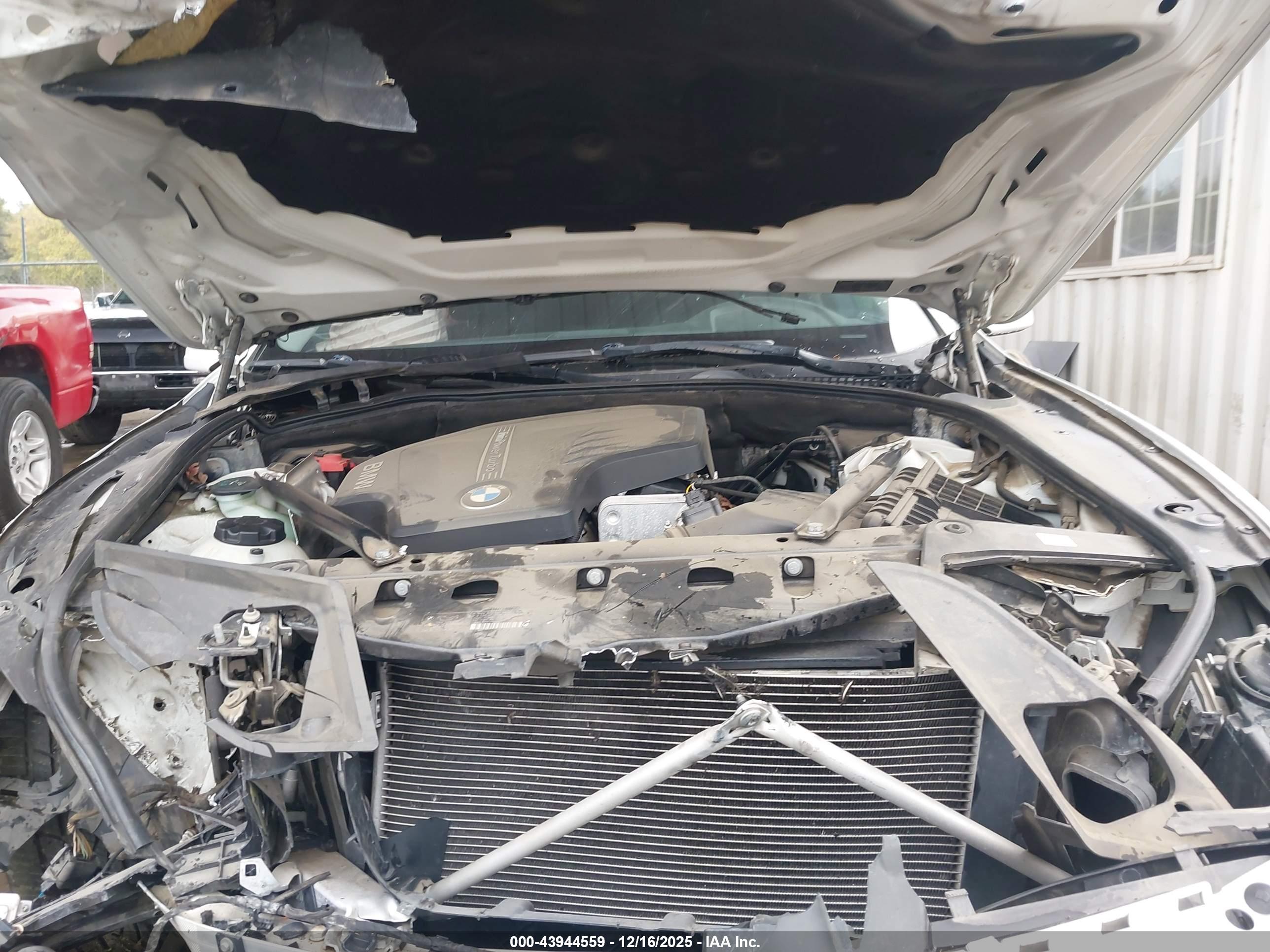 BMW 528I image 10