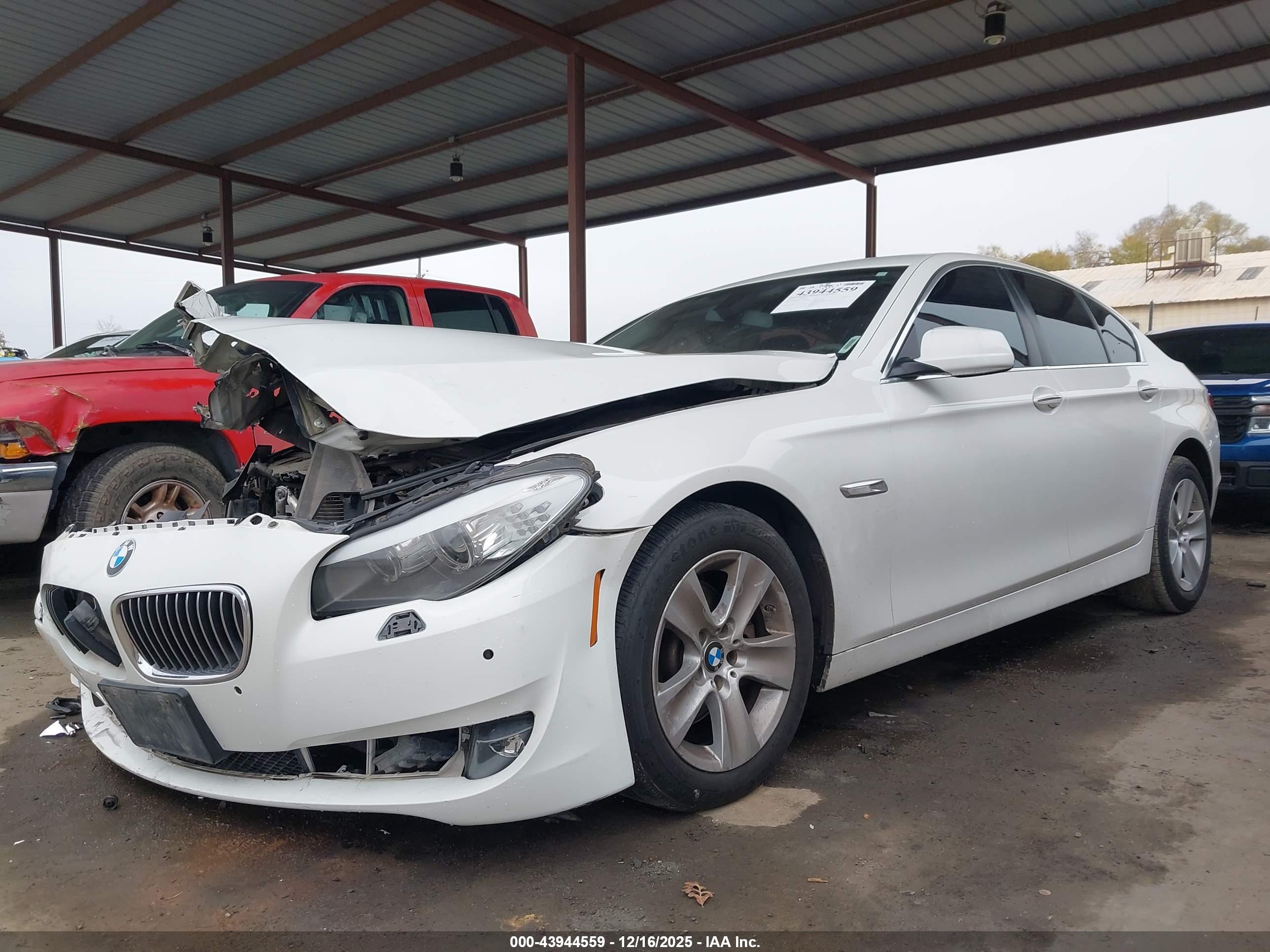 BMW 528I image 2