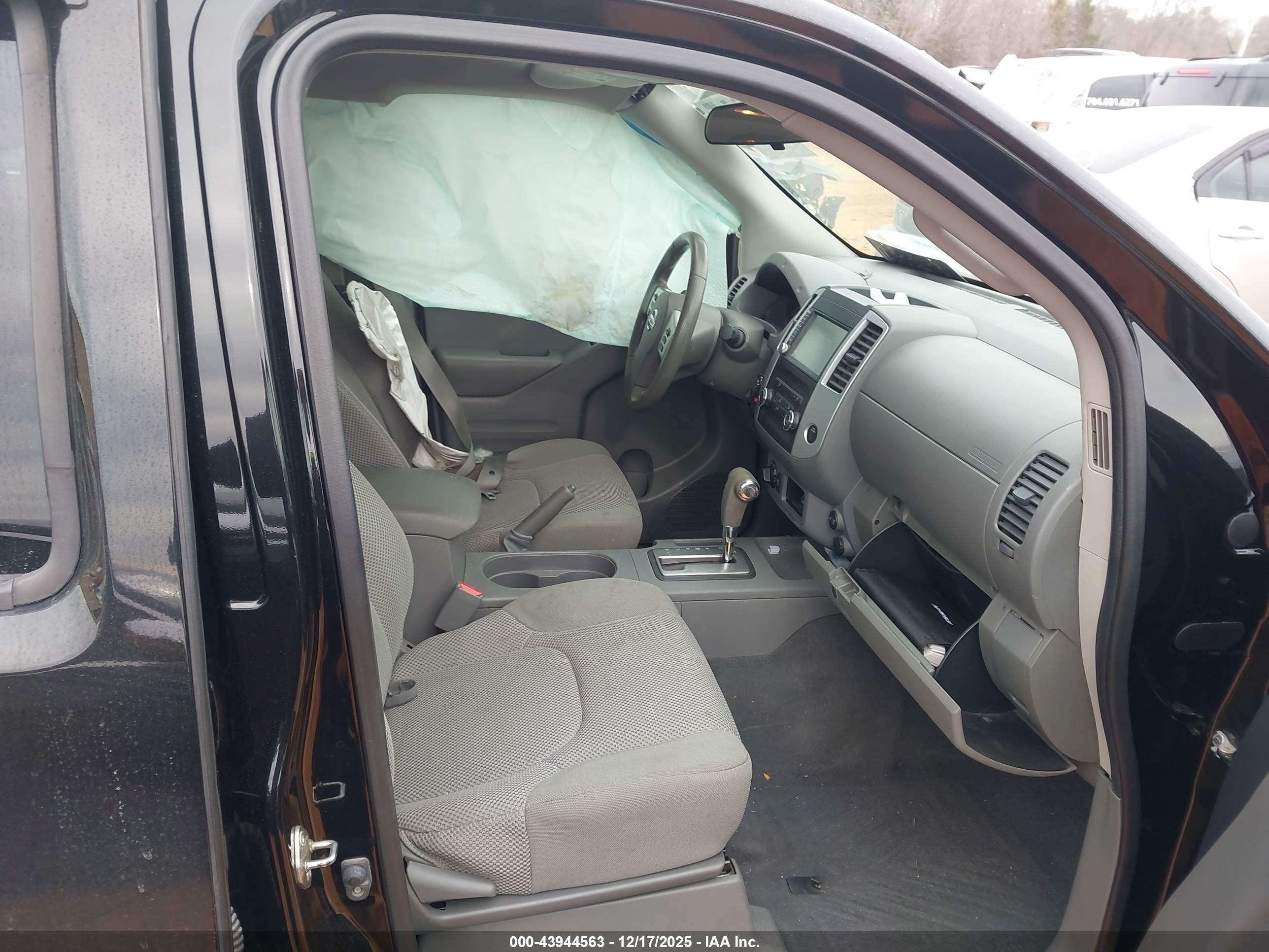 NISSAN FRONTIER image 5
