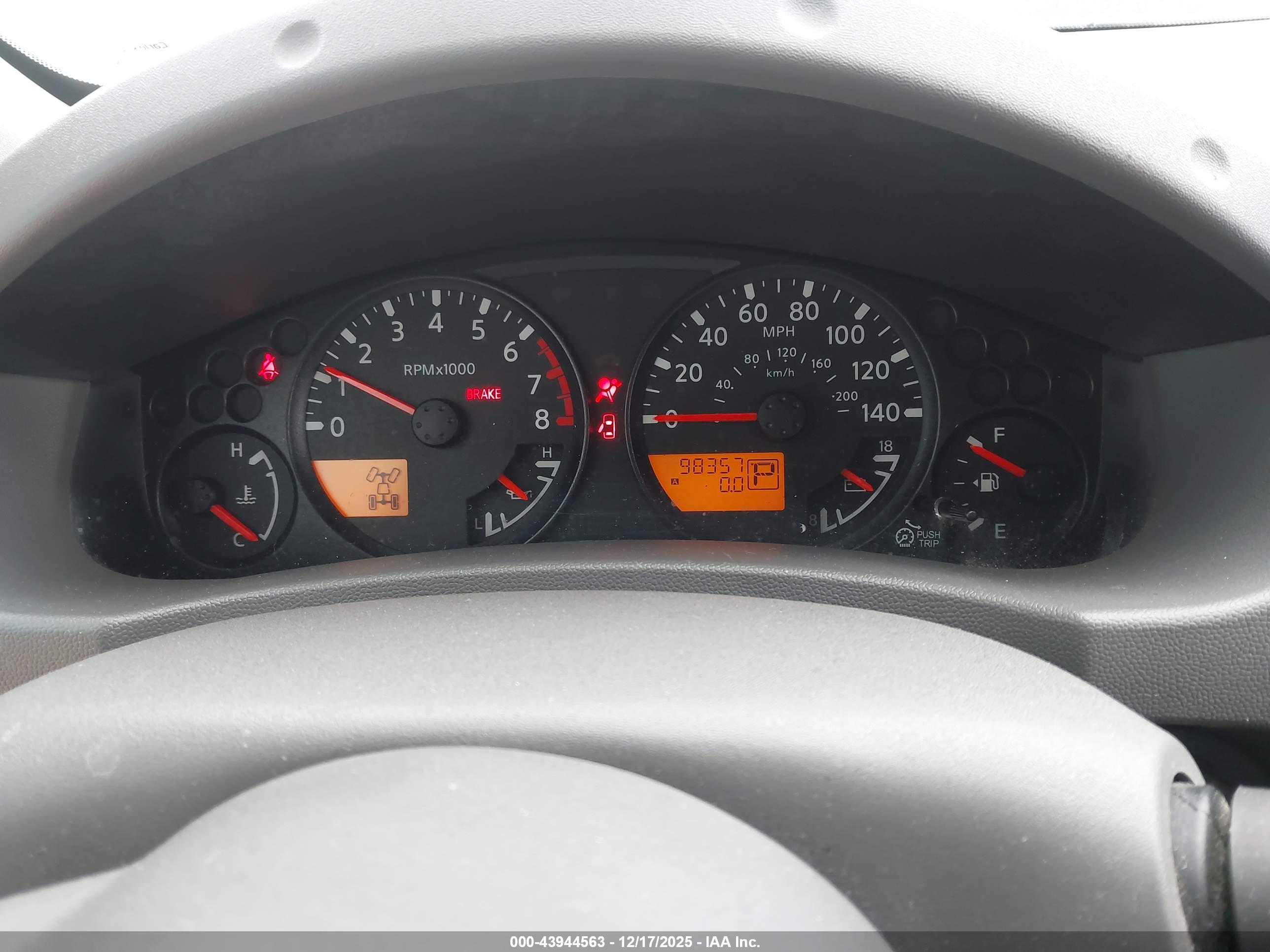 NISSAN FRONTIER image 7