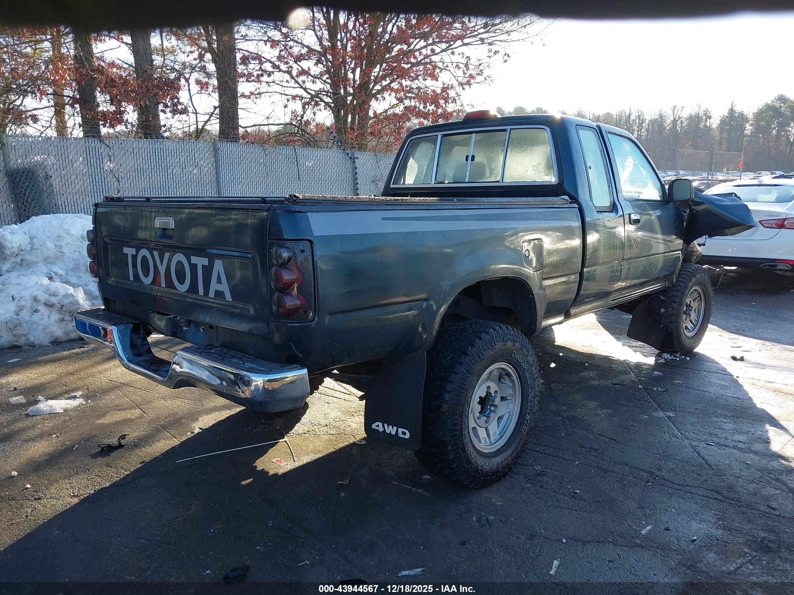 TOYOTA PICKUP image 4