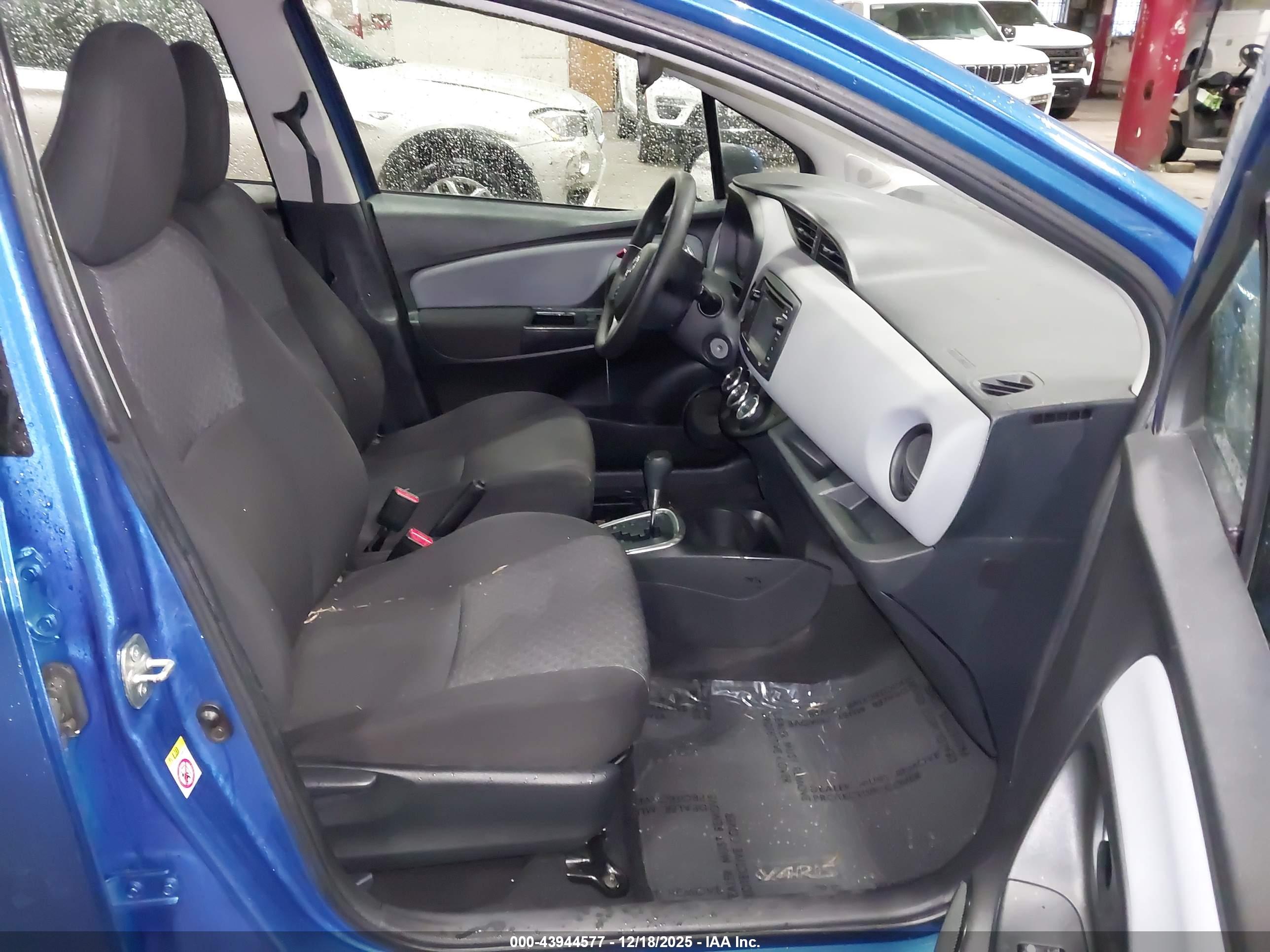 TOYOTA YARIS image 5