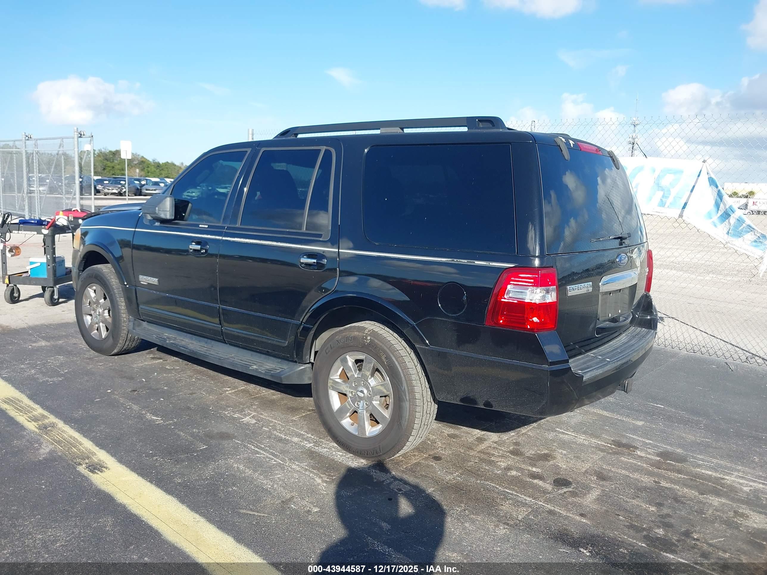FORD EXPEDITION image 3