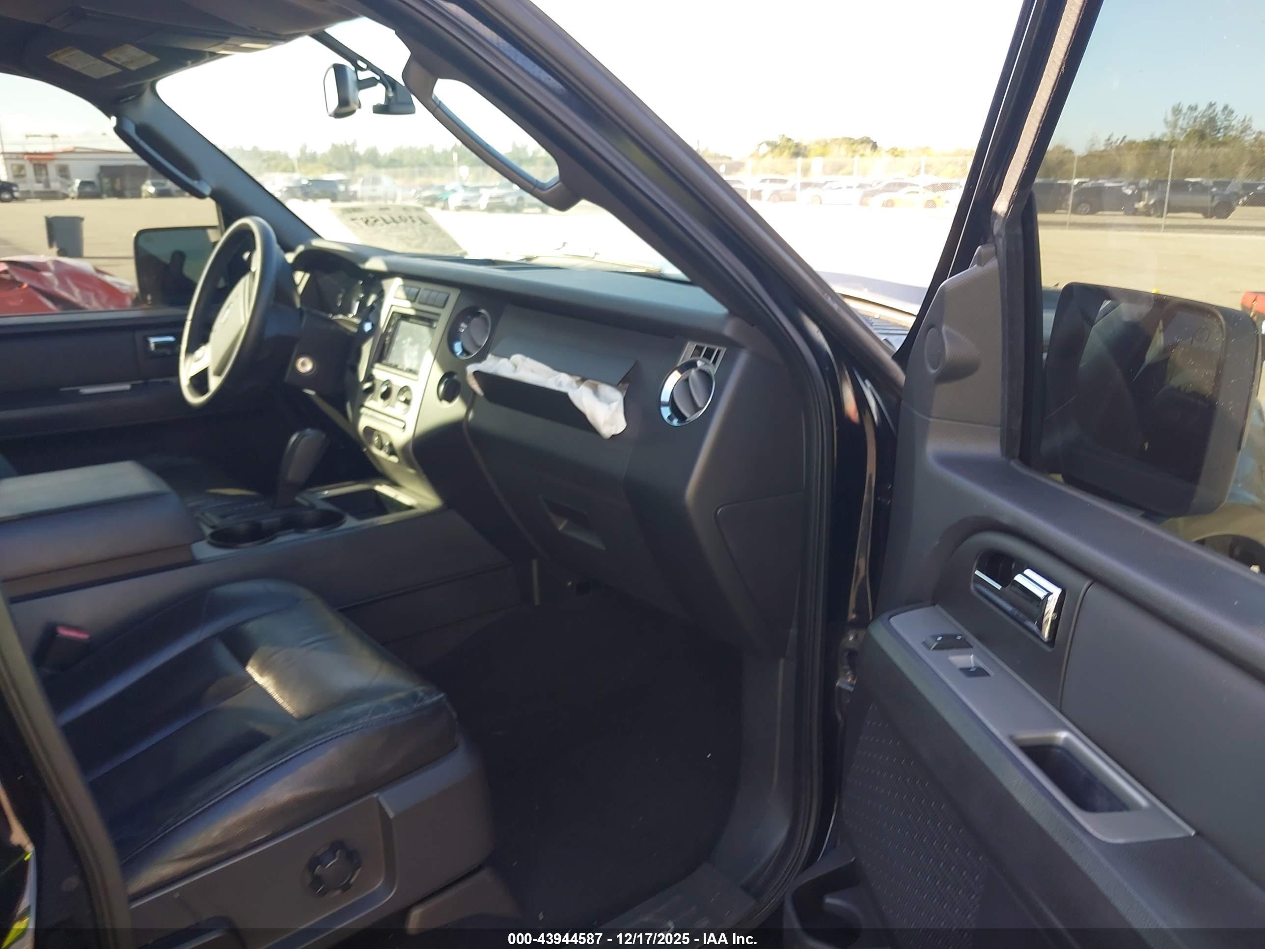 FORD EXPEDITION image 5
