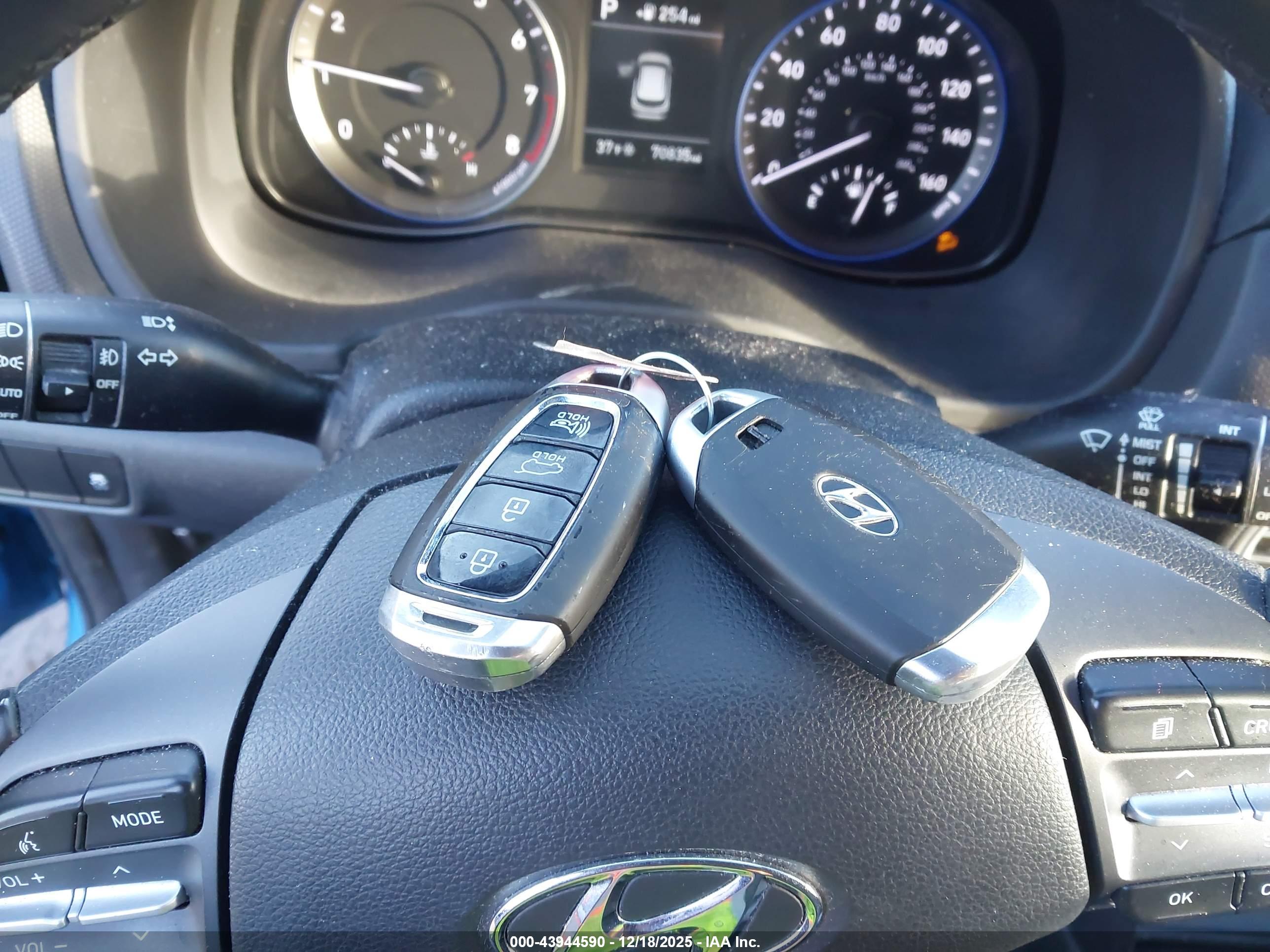HYUNDAI KONA image 11