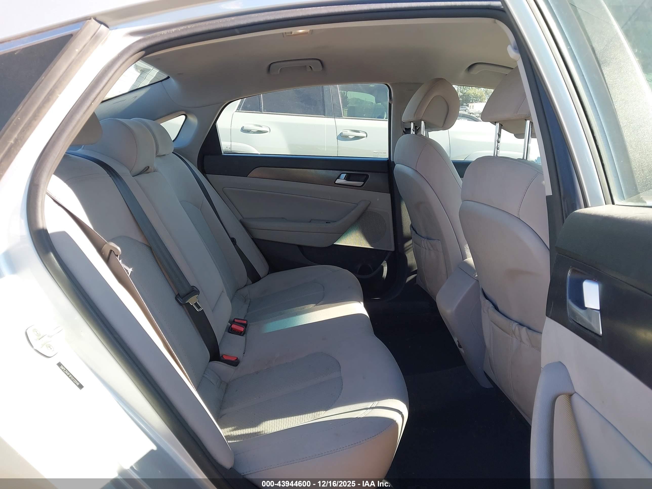 HYUNDAI SONATA image 8