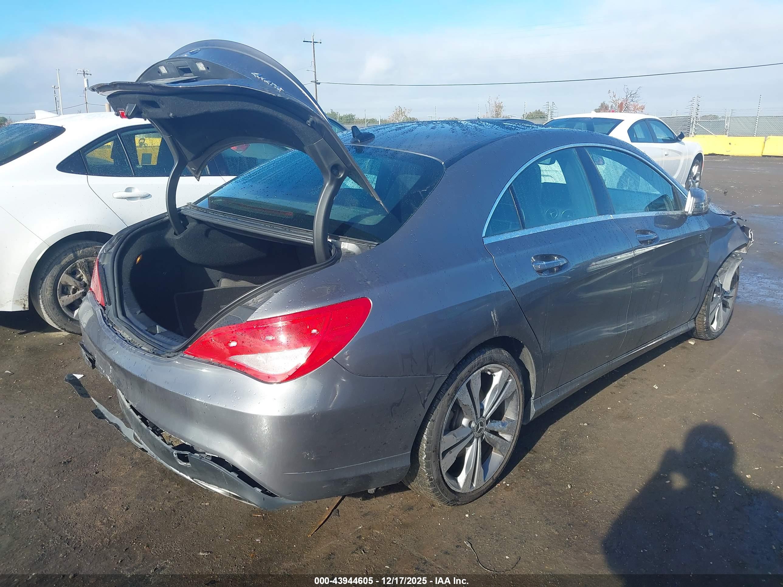 MERCEDES-BENZ CLA image 4