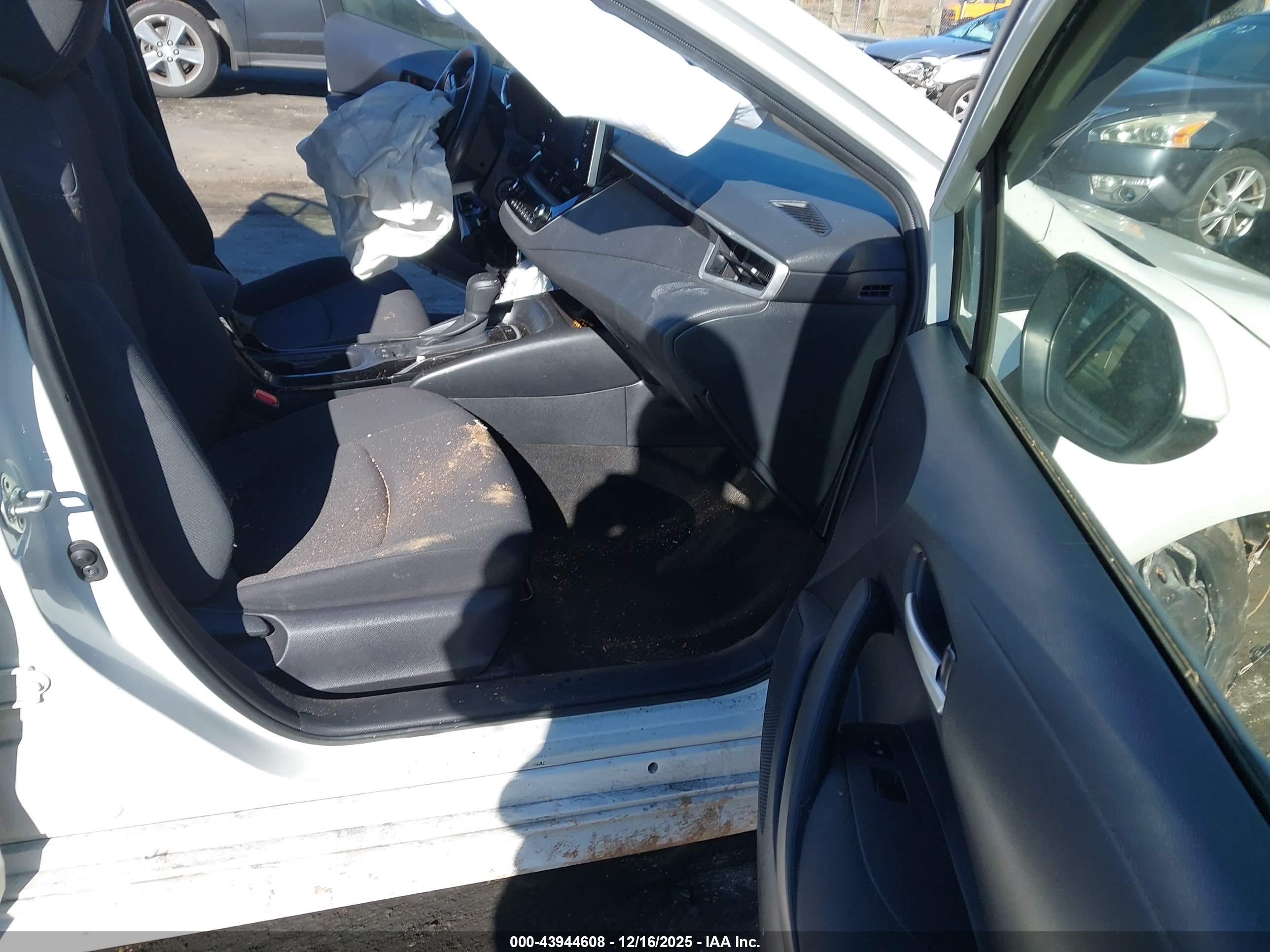 TOYOTA COROLLA image 5
