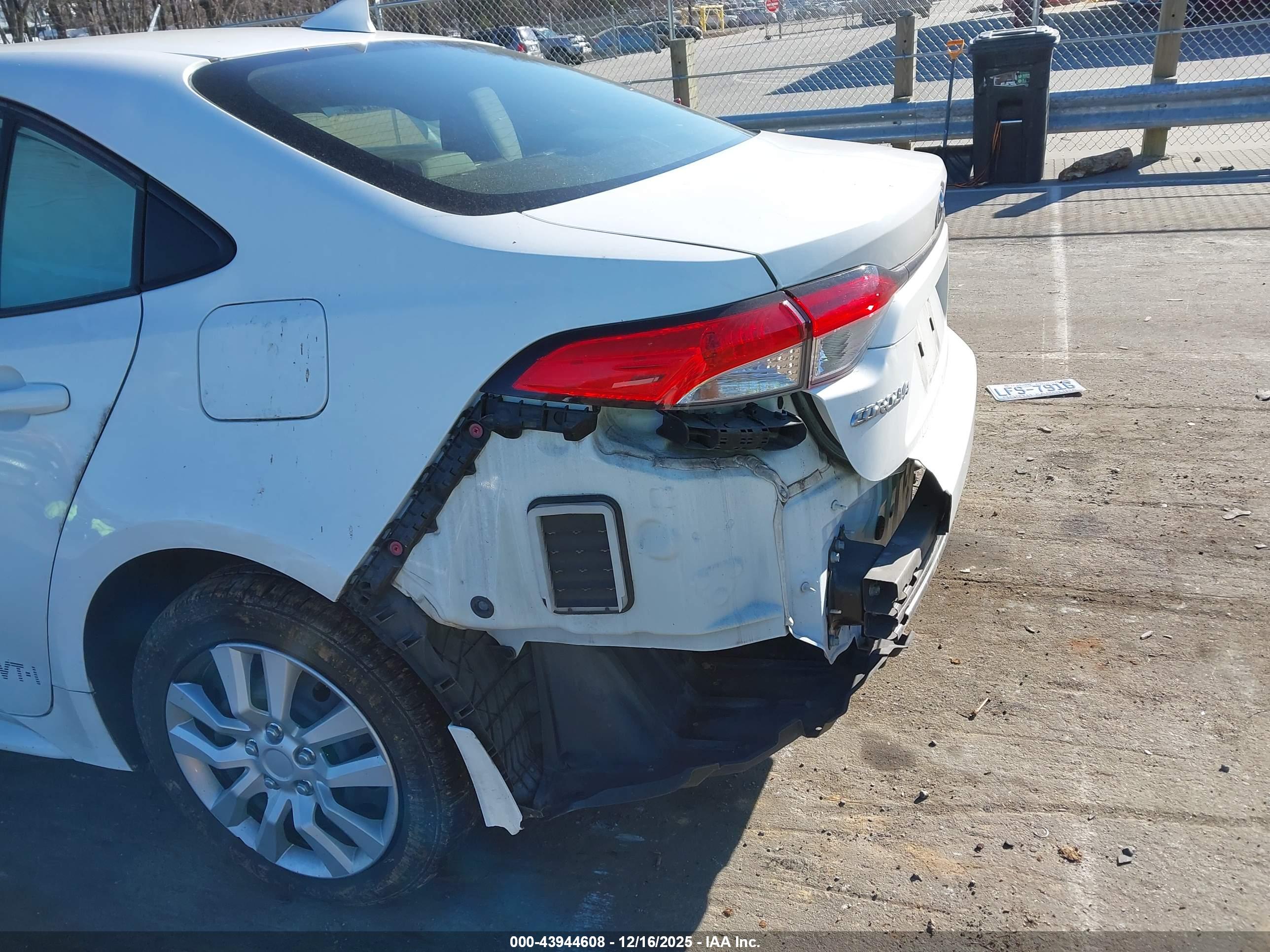 TOYOTA COROLLA image 6