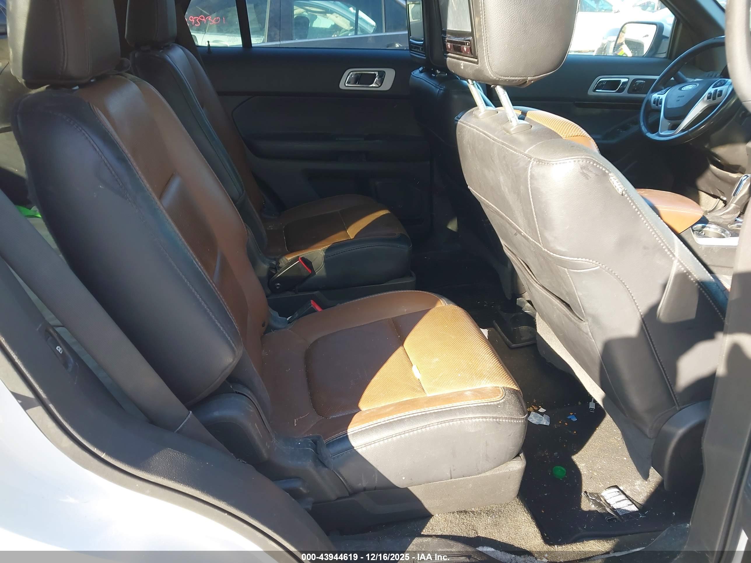 FORD EXPLORER image 8