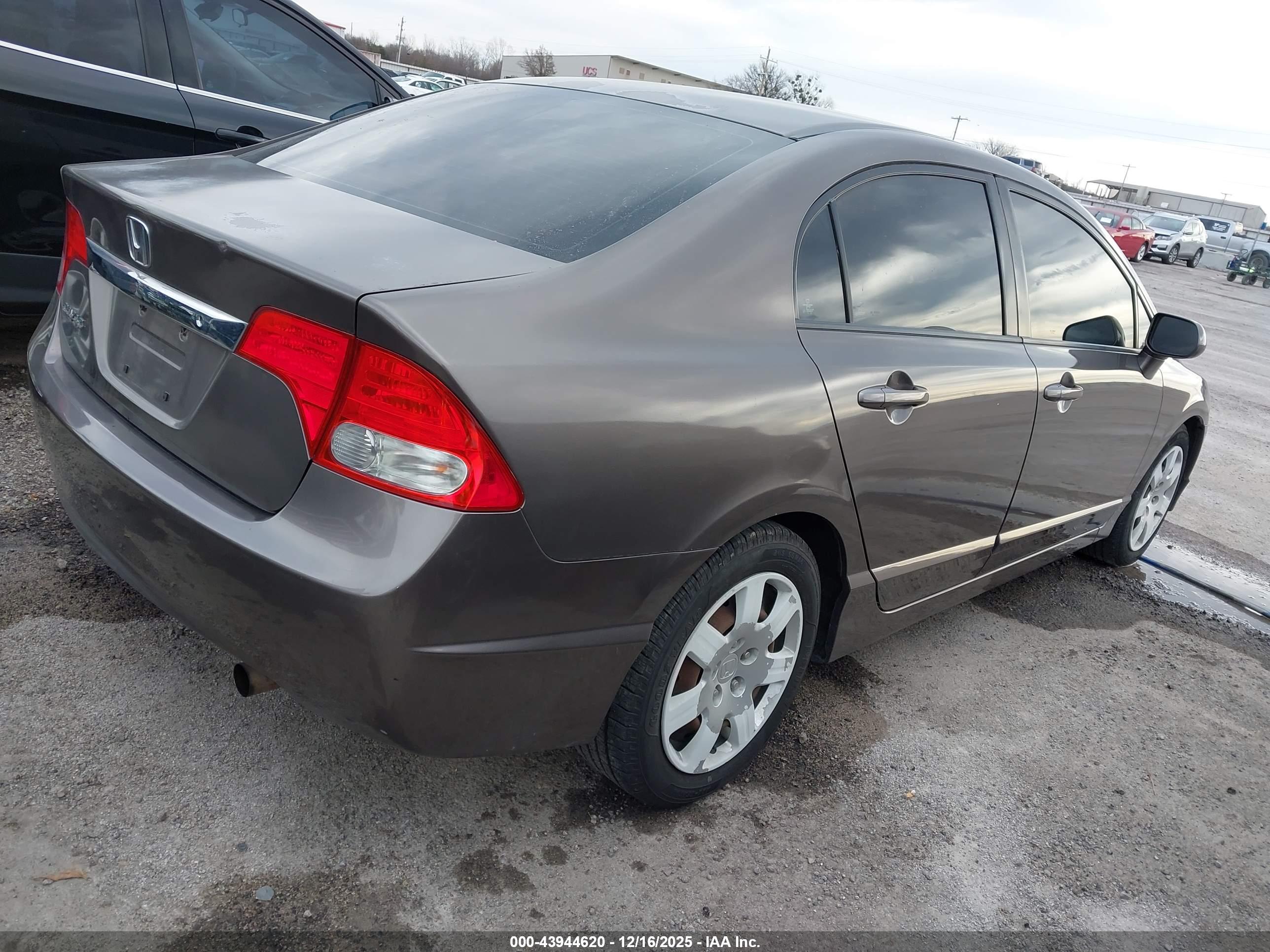 HONDA CIVIC image 4