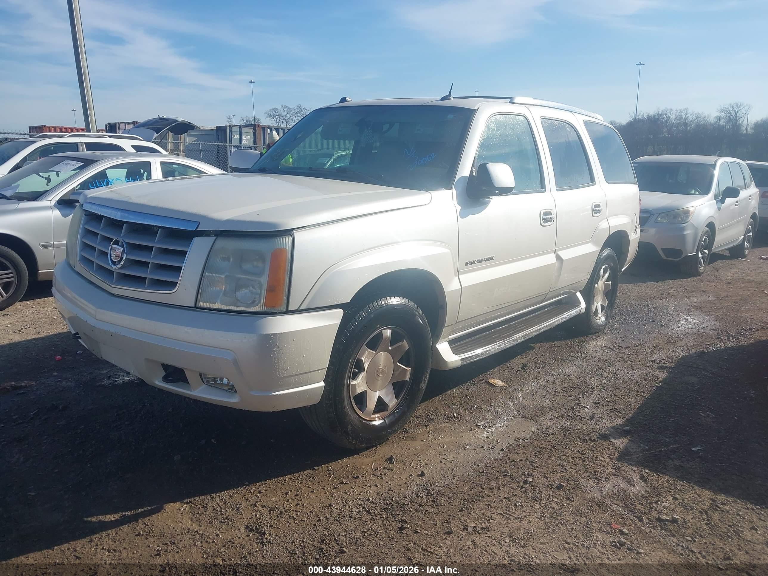 CADILLAC ESCALADE image 2
