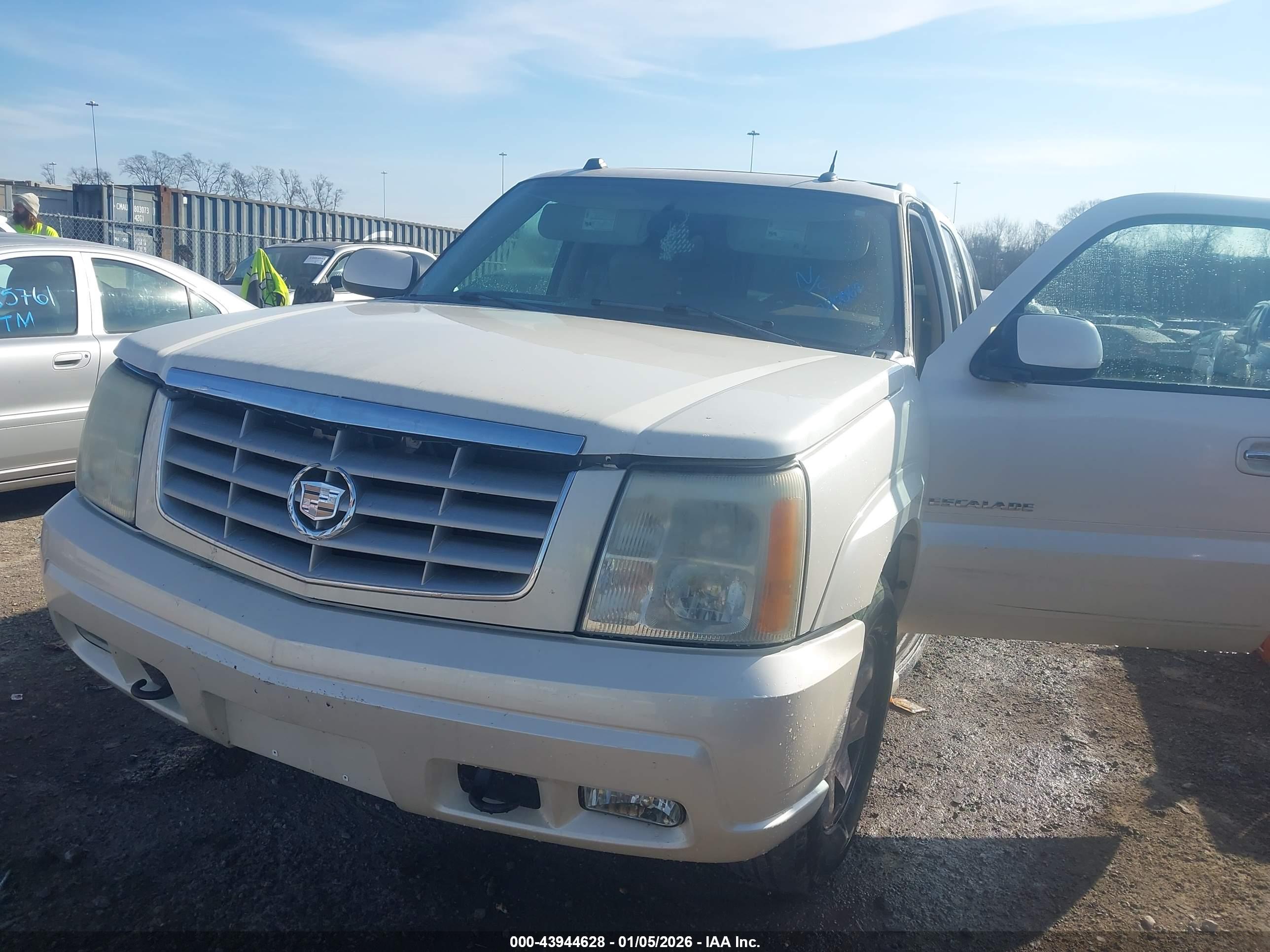 CADILLAC ESCALADE image 6