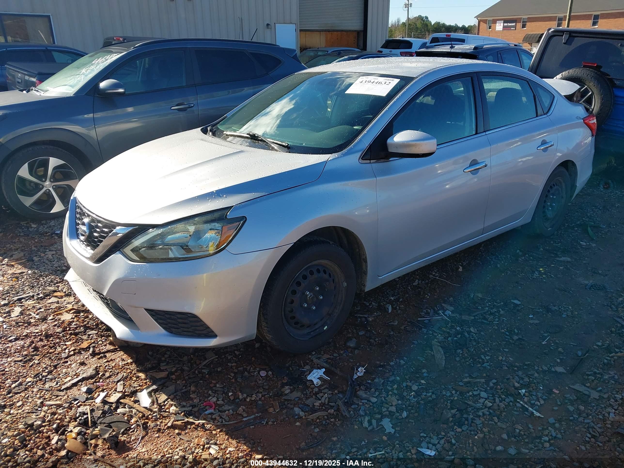 NISSAN SENTRA image 2
