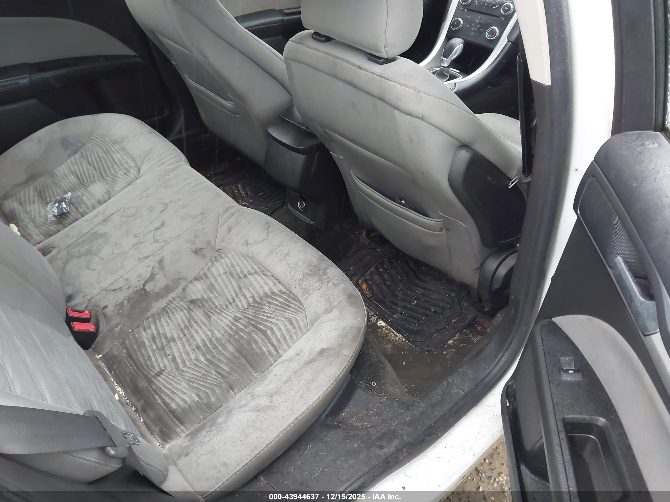 FORD FUSION image 8