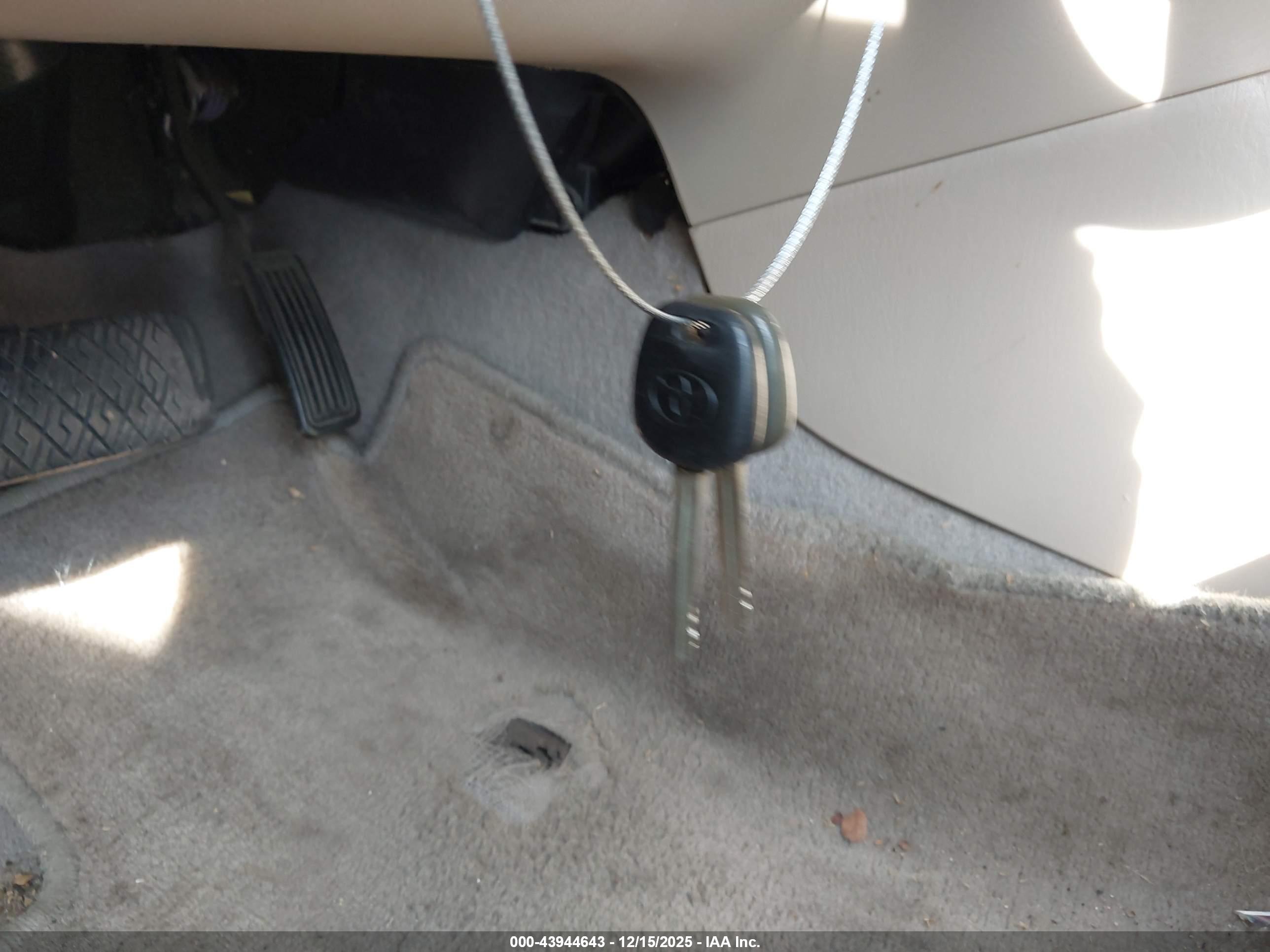 TOYOTA COROLLA image 11