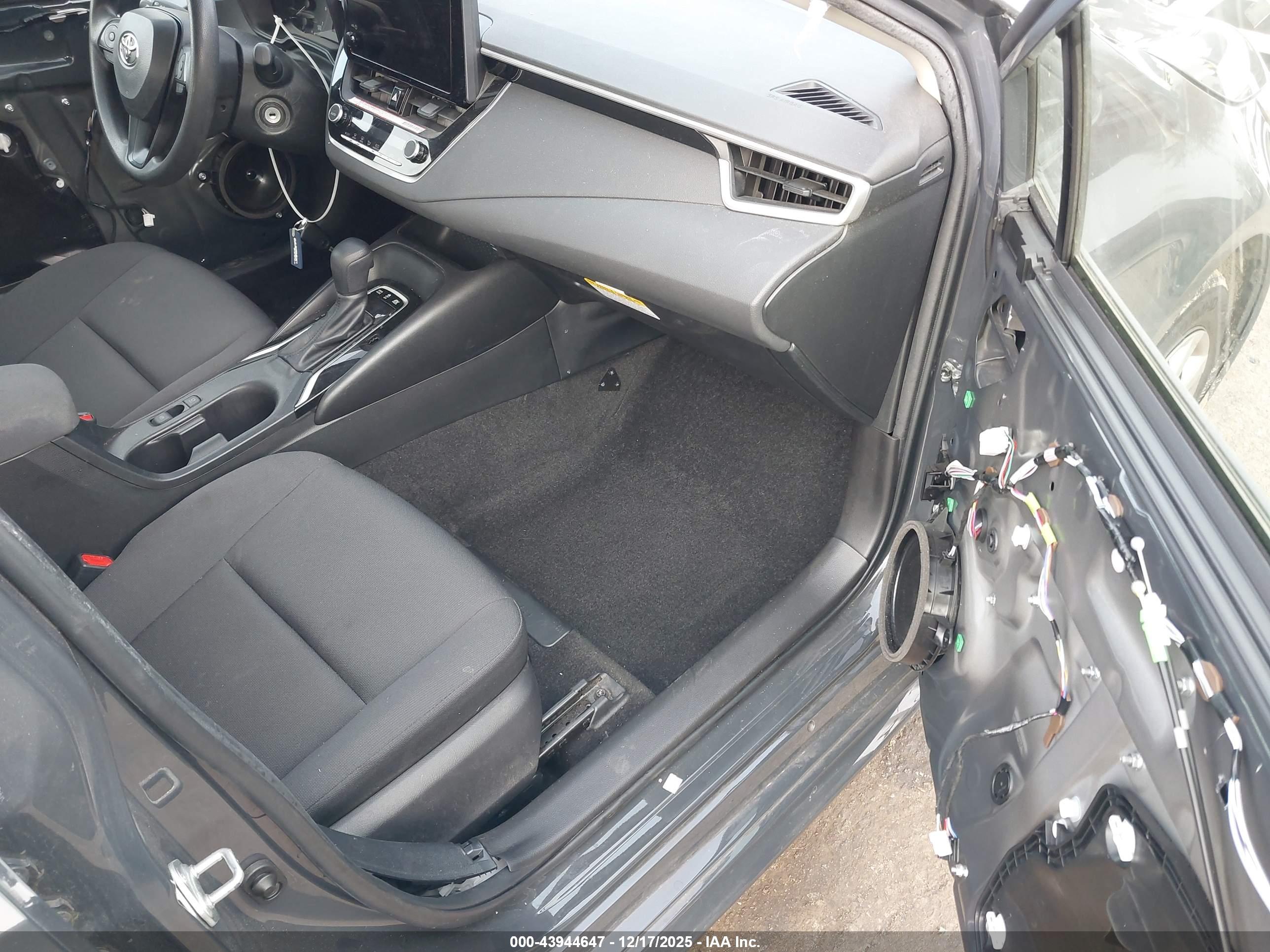 TOYOTA COROLLA image 5