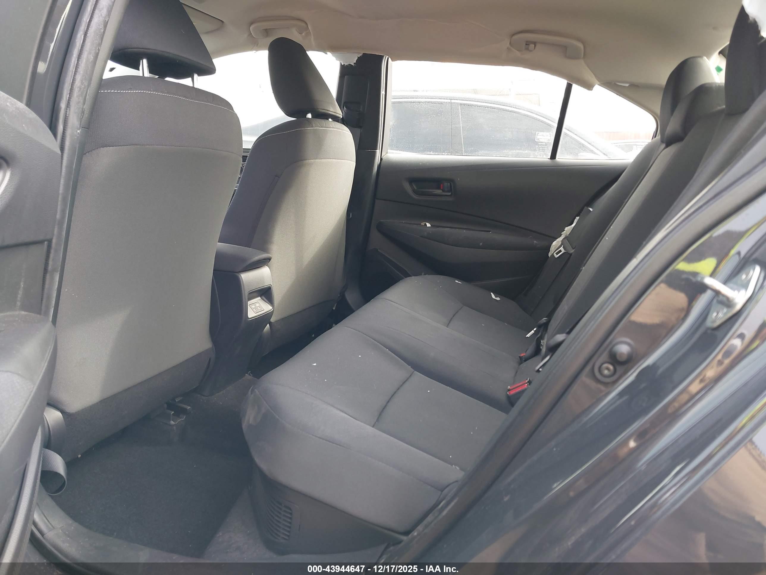 TOYOTA COROLLA image 8