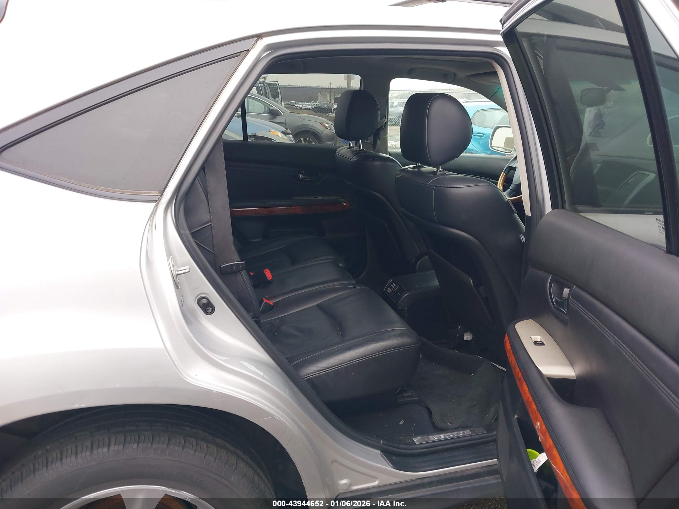 LEXUS RX image 8