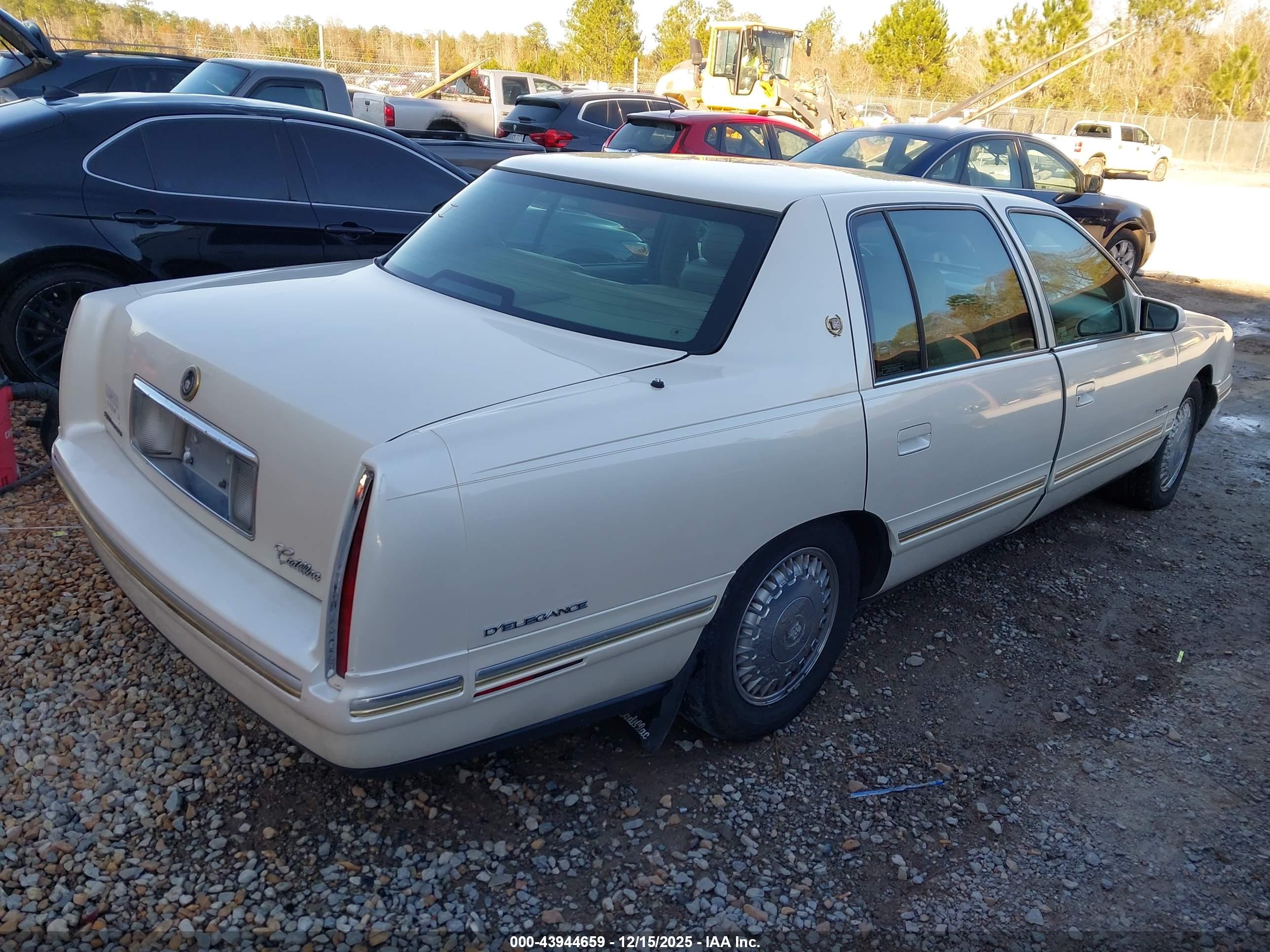 CADILLAC DEVILLE image 4