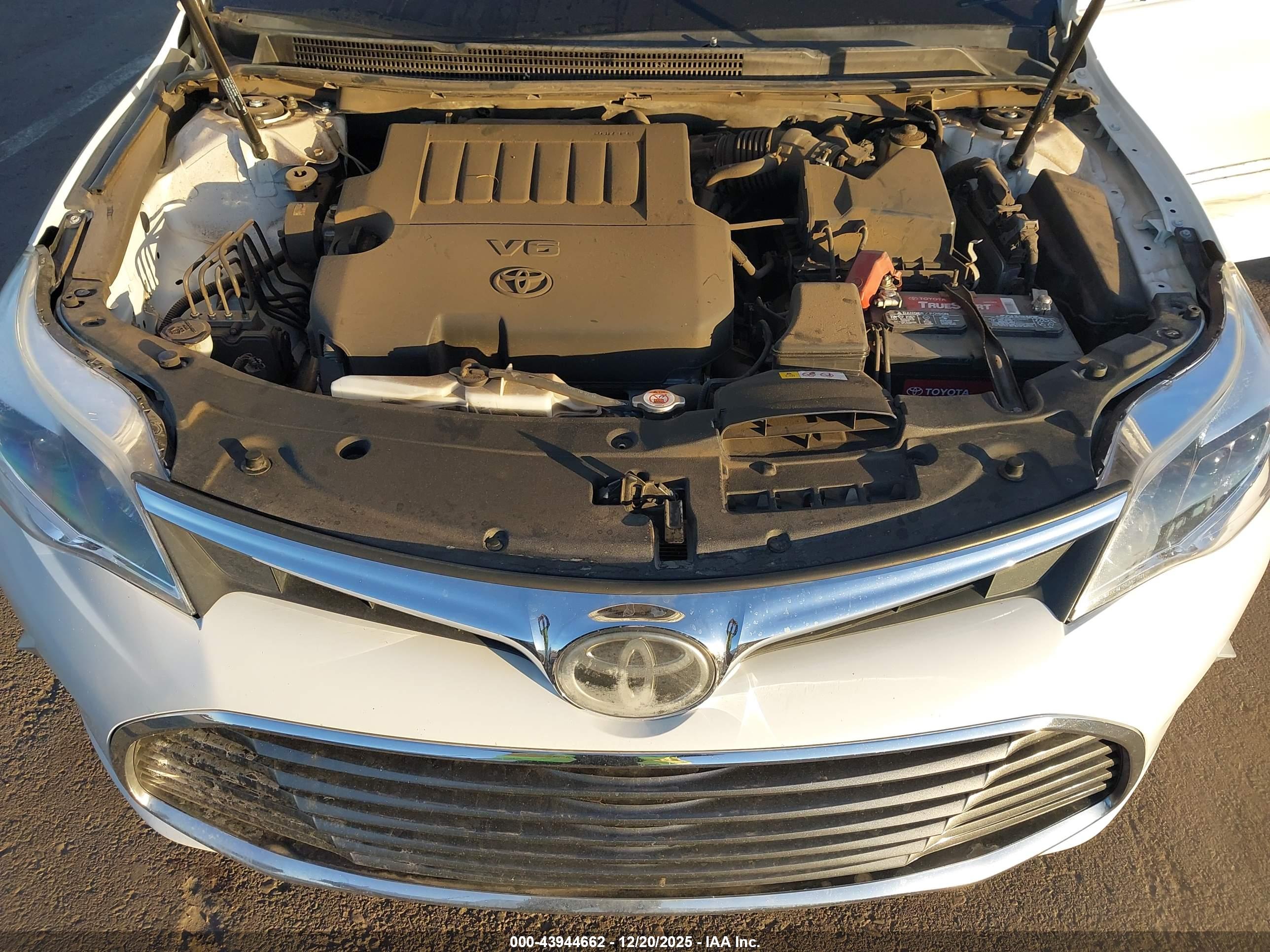 TOYOTA AVALON image 10