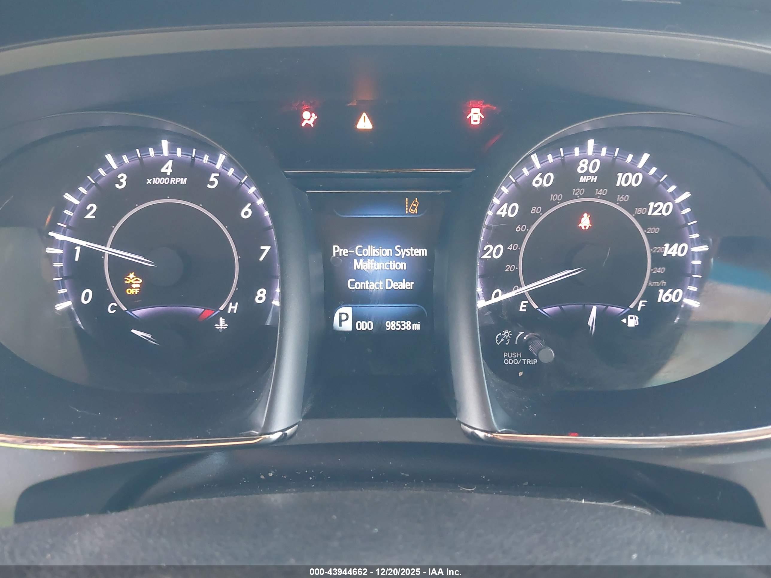 TOYOTA AVALON image 7
