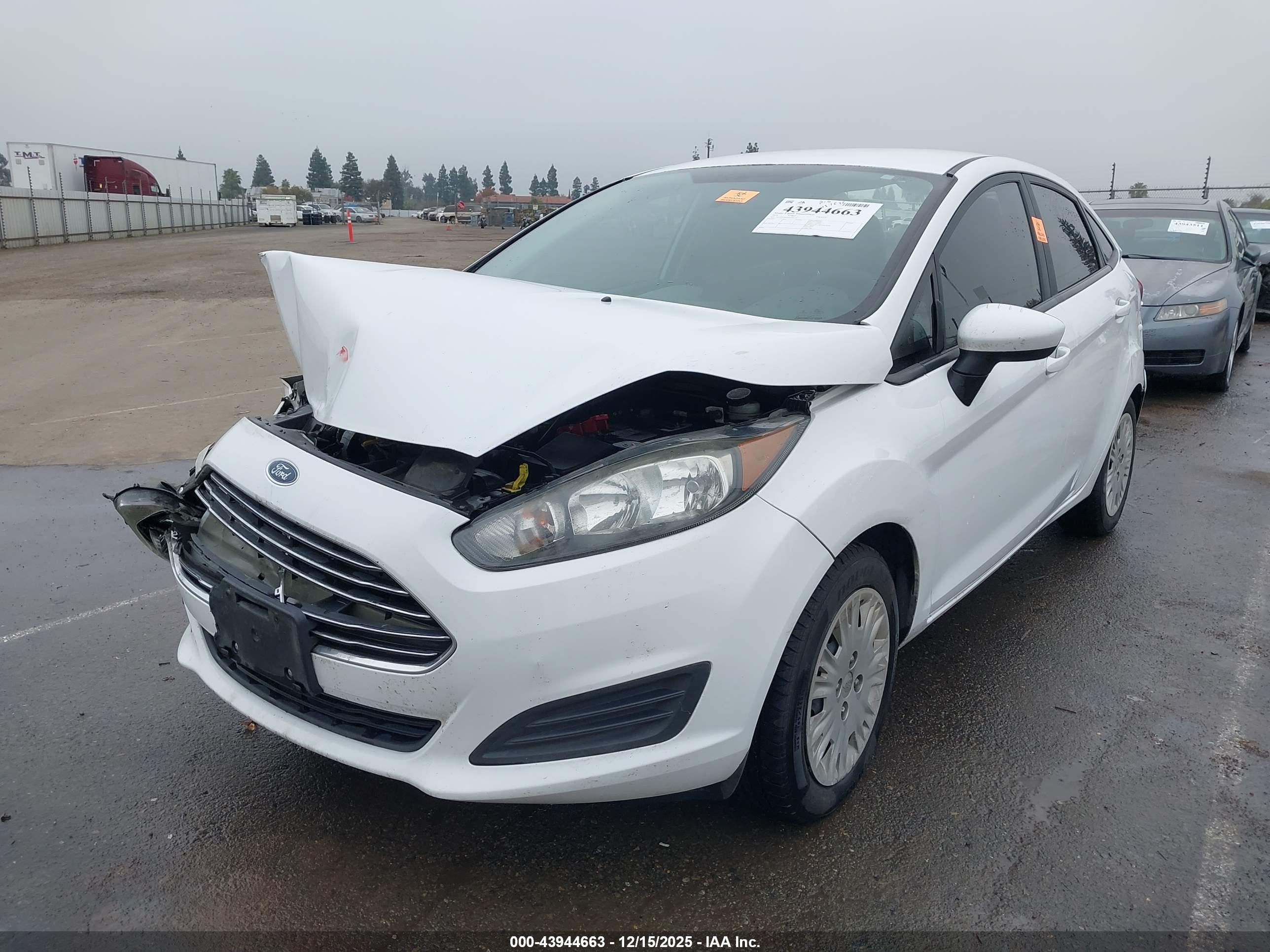 FORD FIESTA image 2