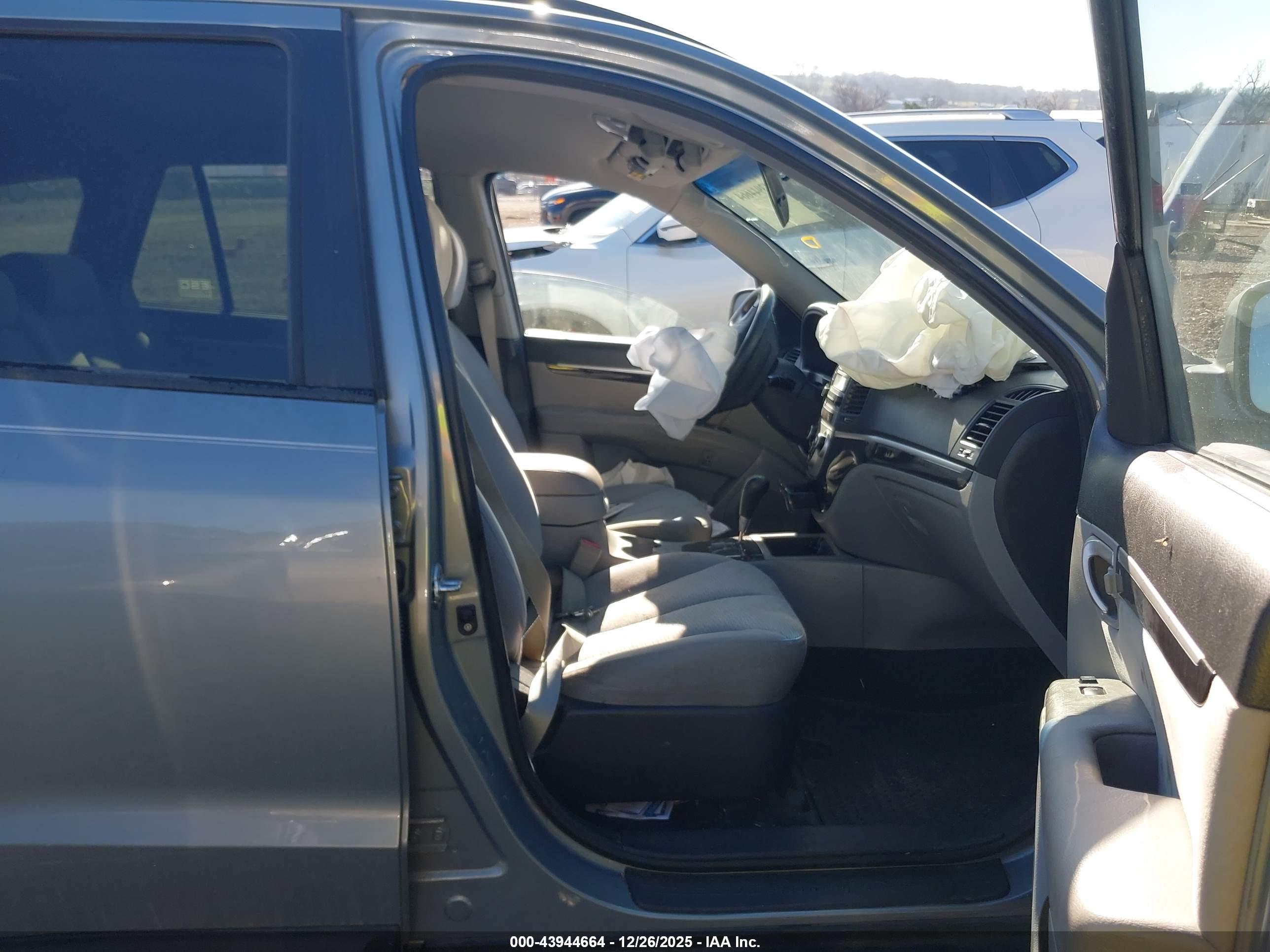 HYUNDAI SANTA image 5