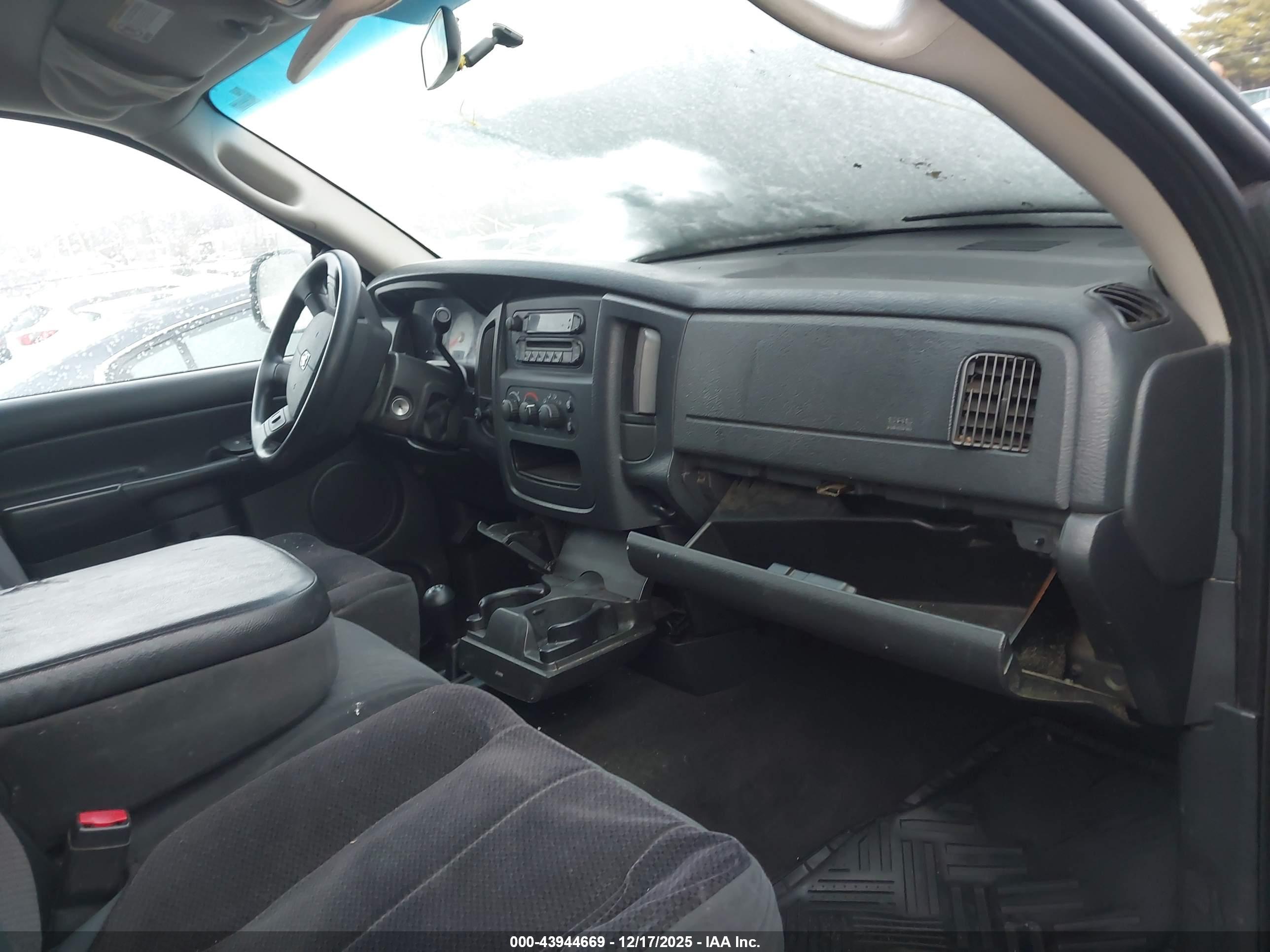 DODGE RAM image 5