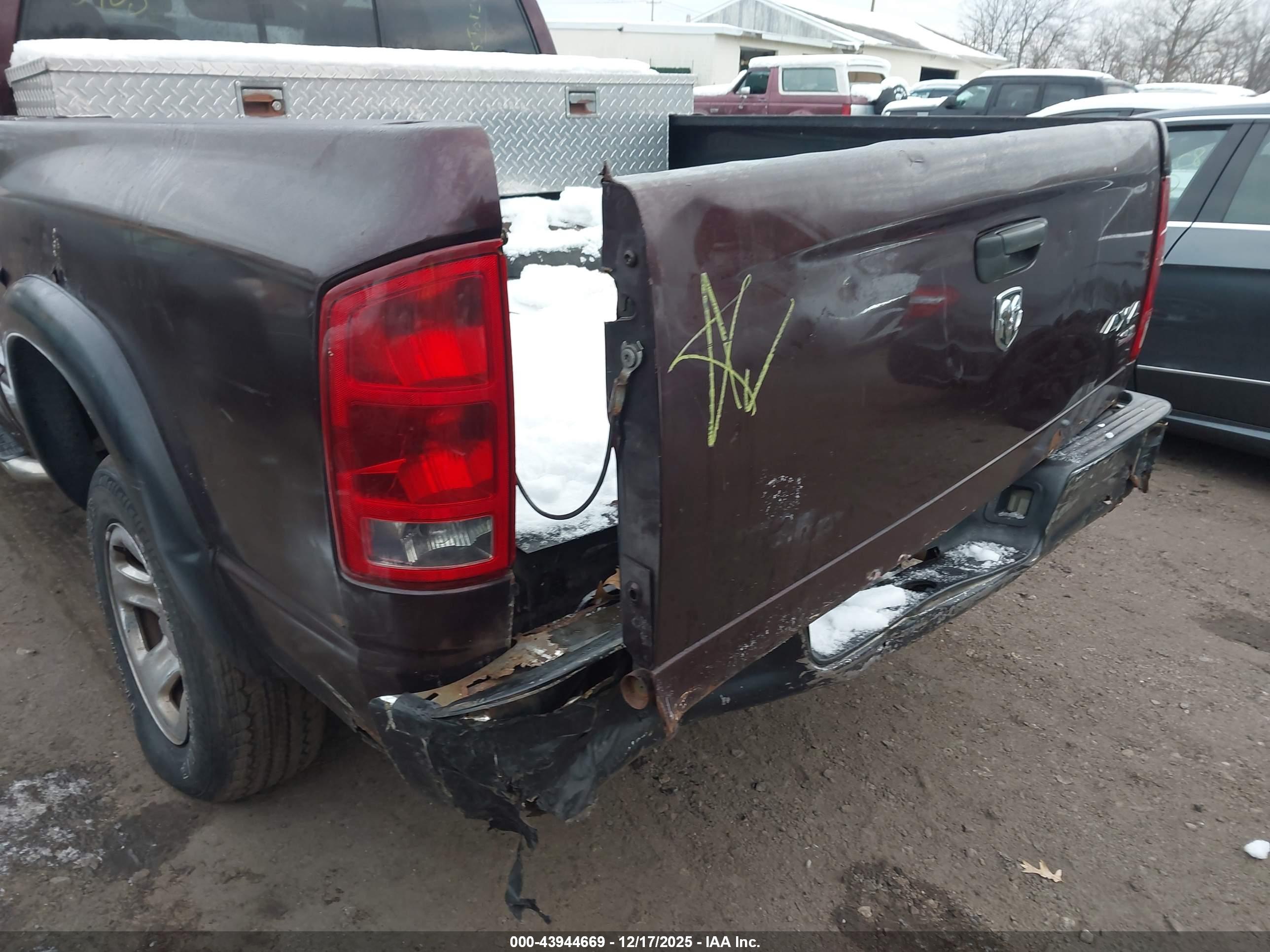 DODGE RAM image 6
