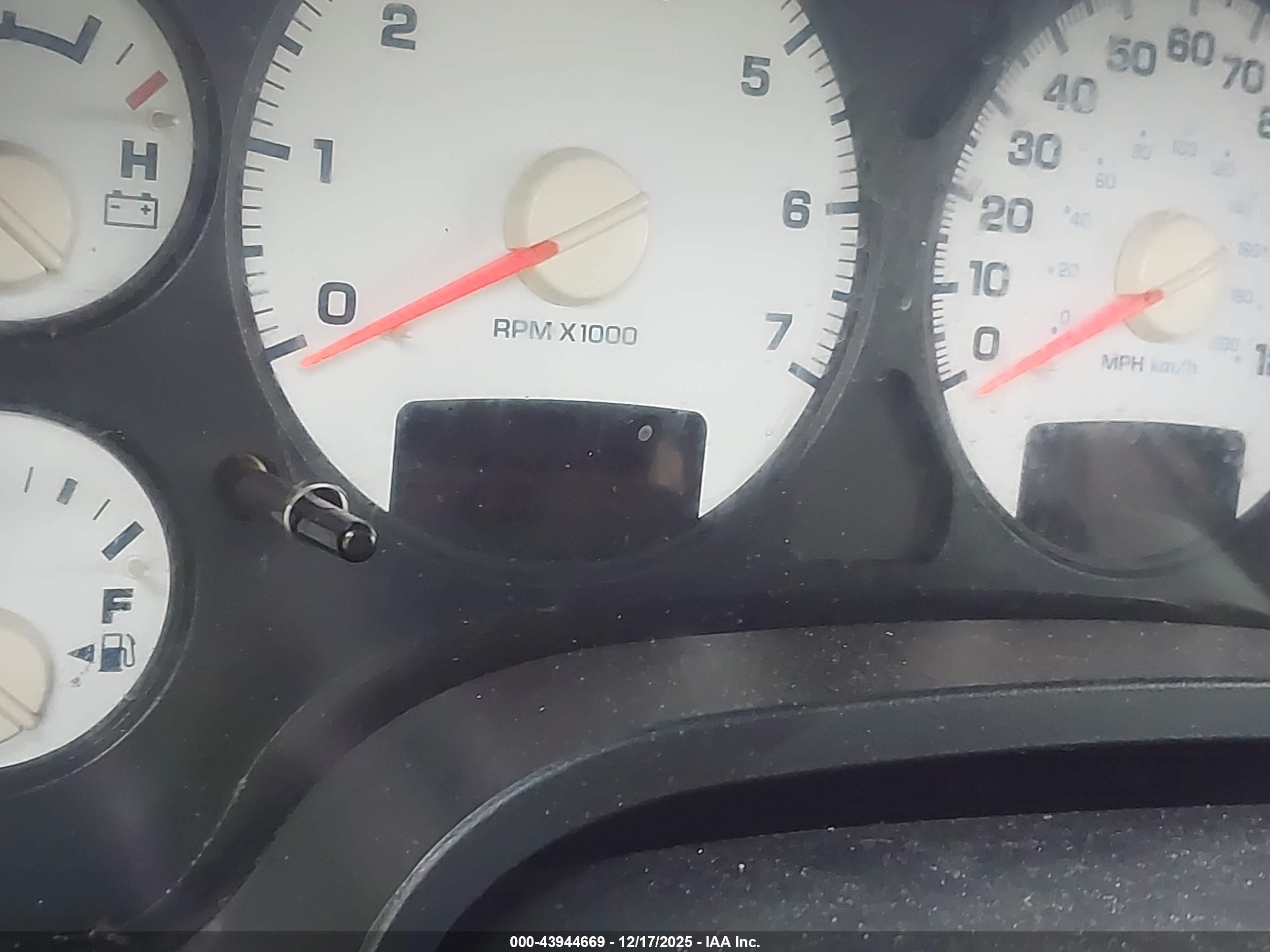 DODGE RAM image 7