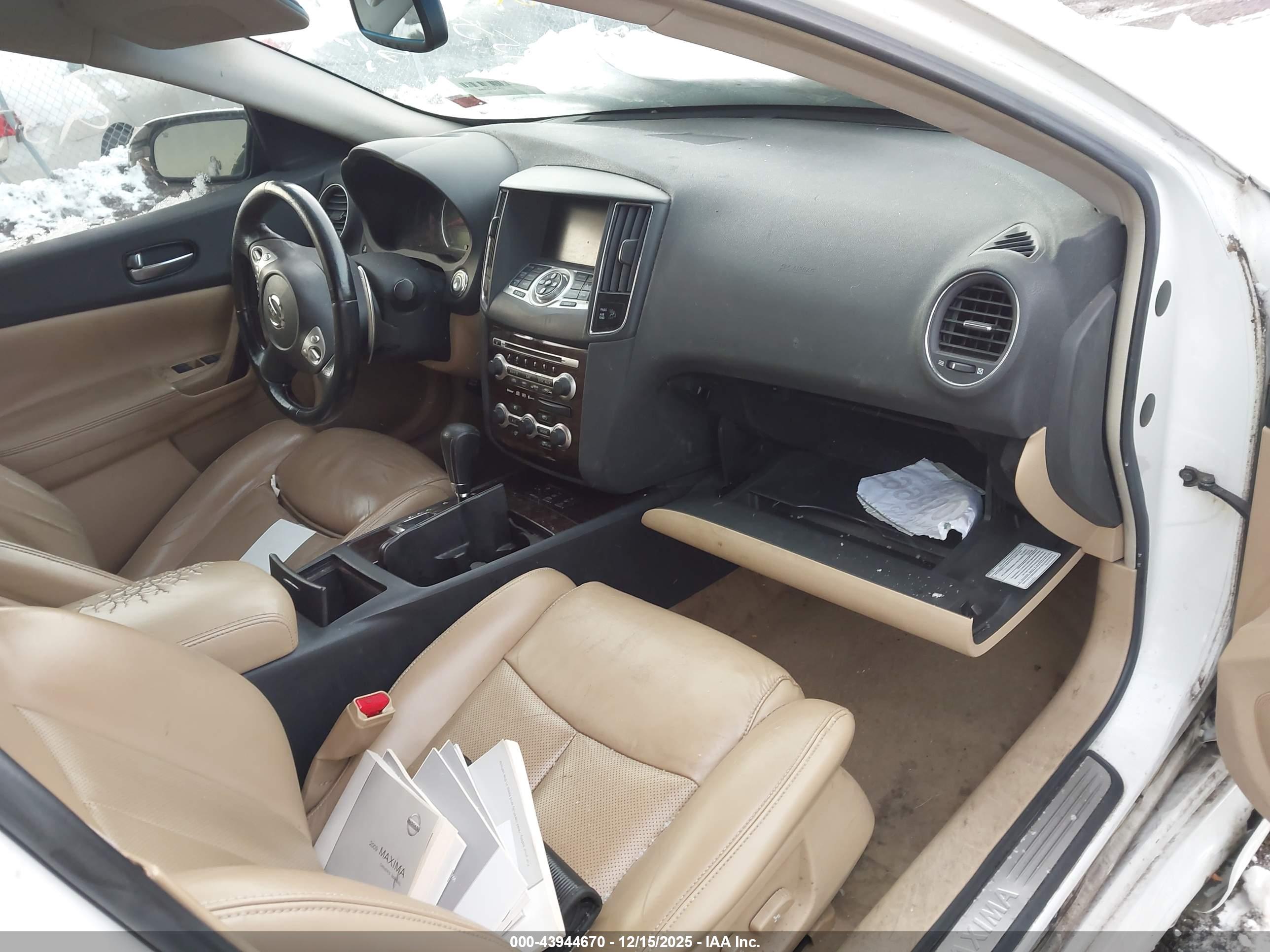NISSAN MAXIMA image 5