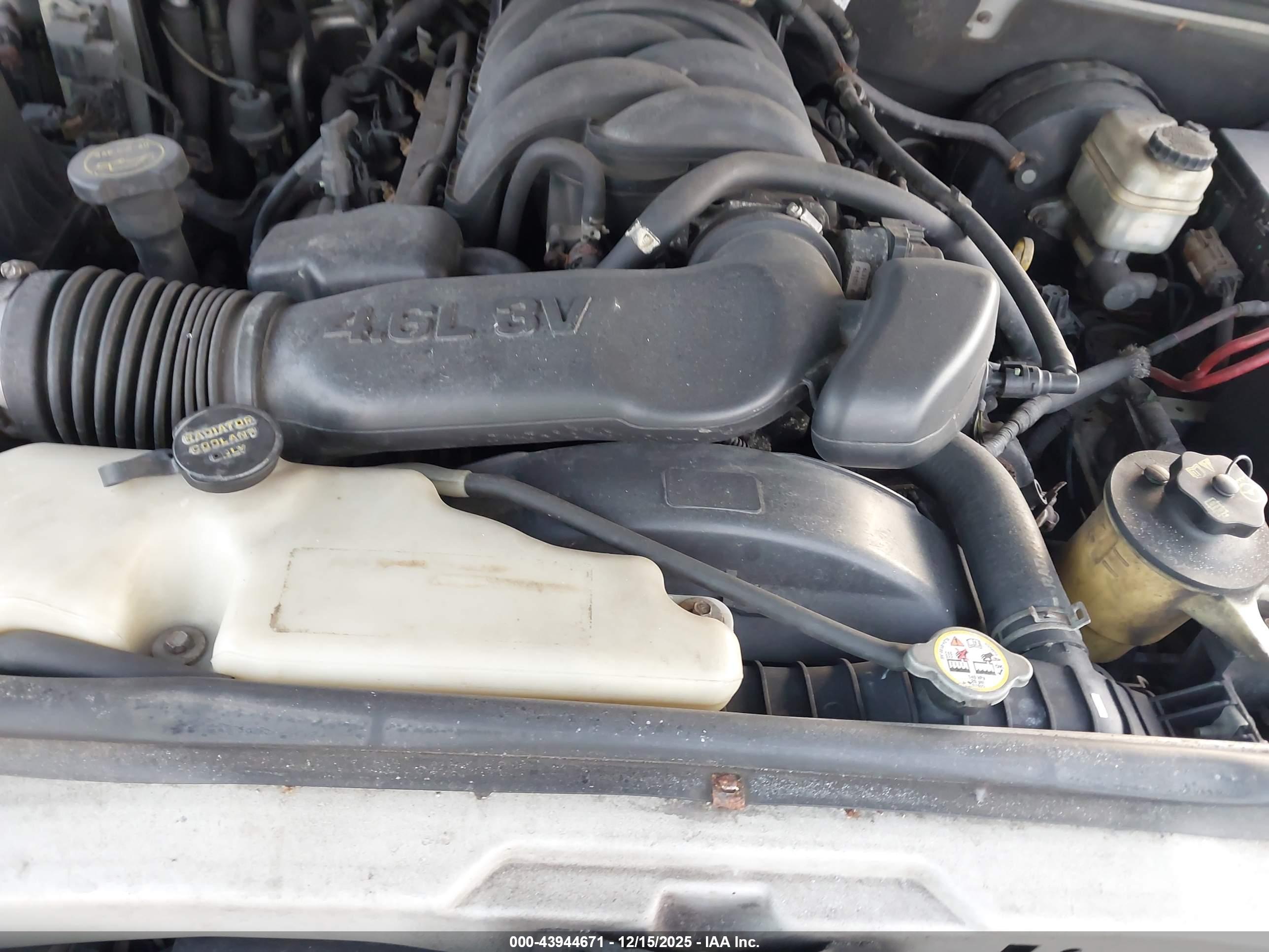 FORD EXPLORER image 10