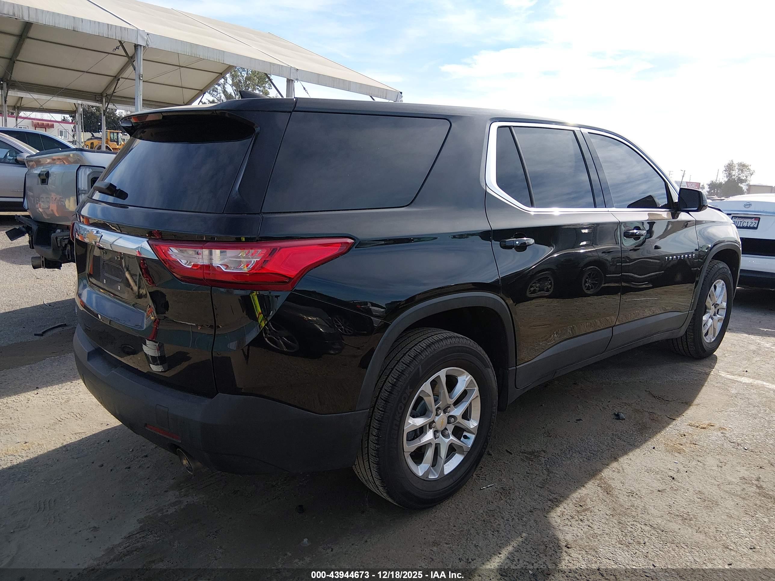 CHEVROLET TRAVERSE image 4