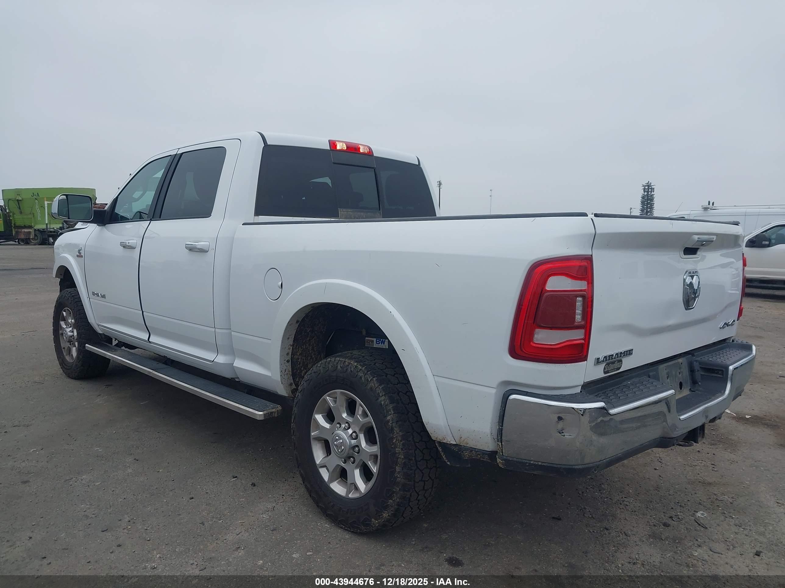 RAM 2500 image 3