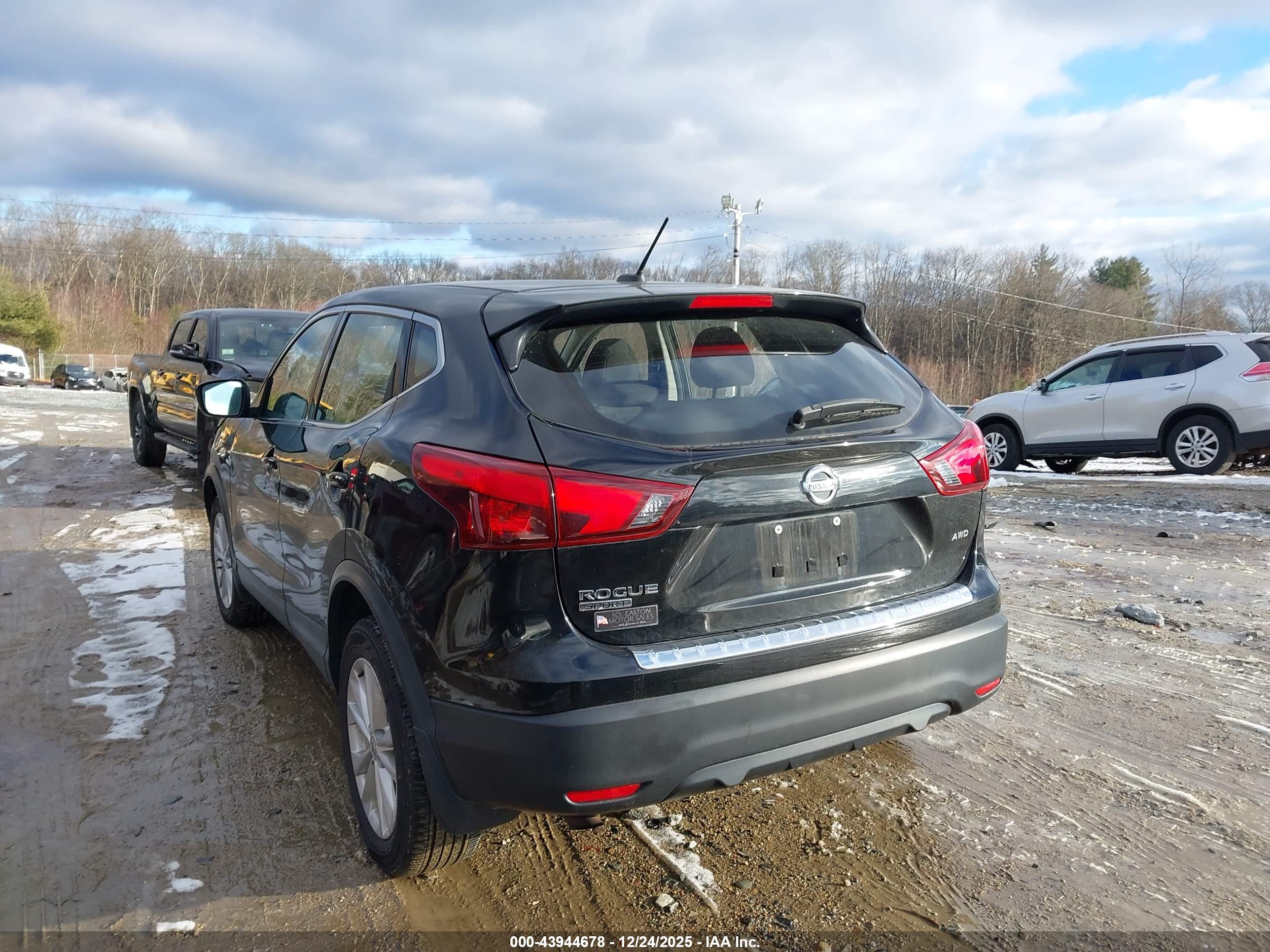 NISSAN ROGUE image 3
