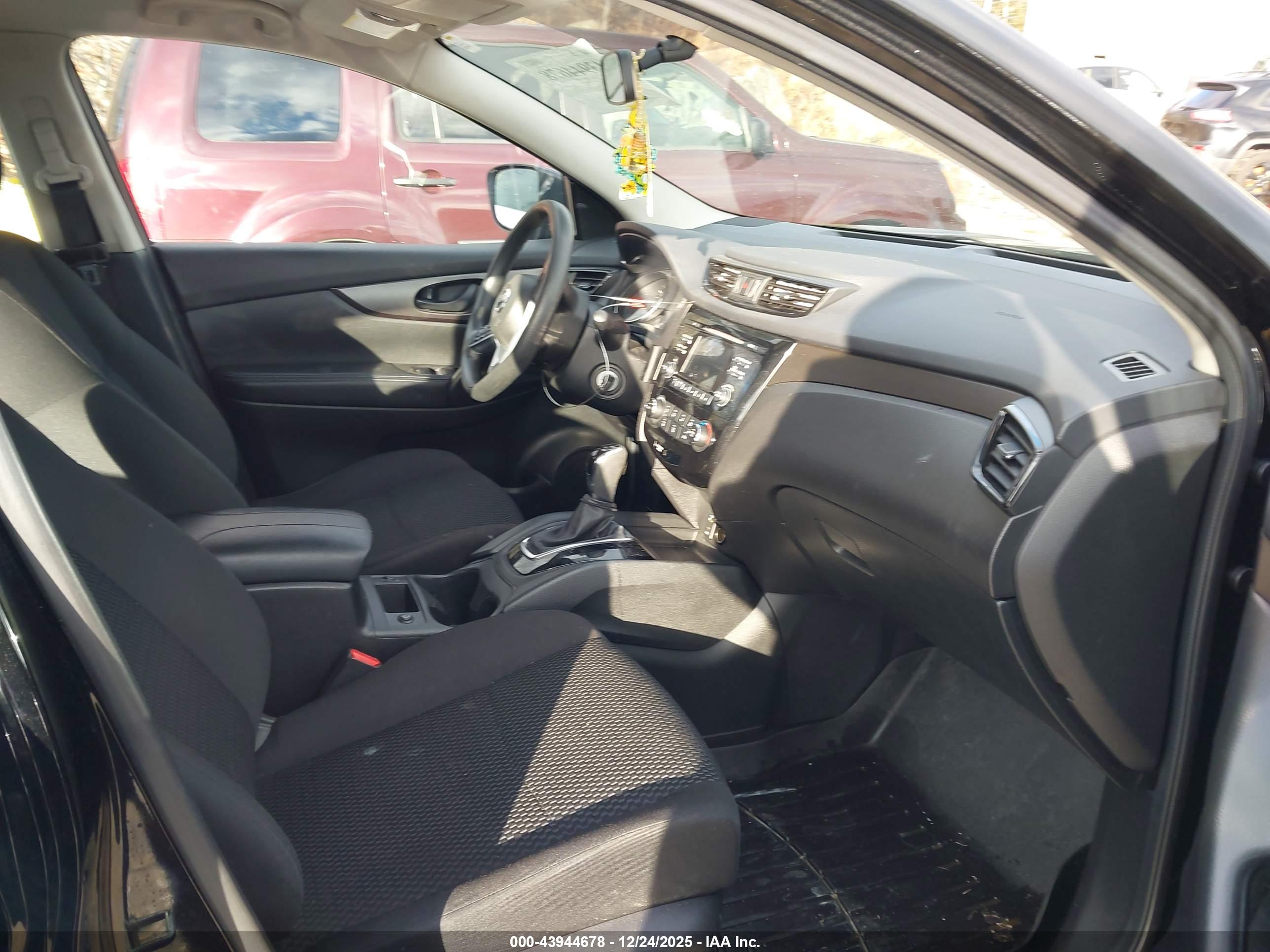 NISSAN ROGUE image 5