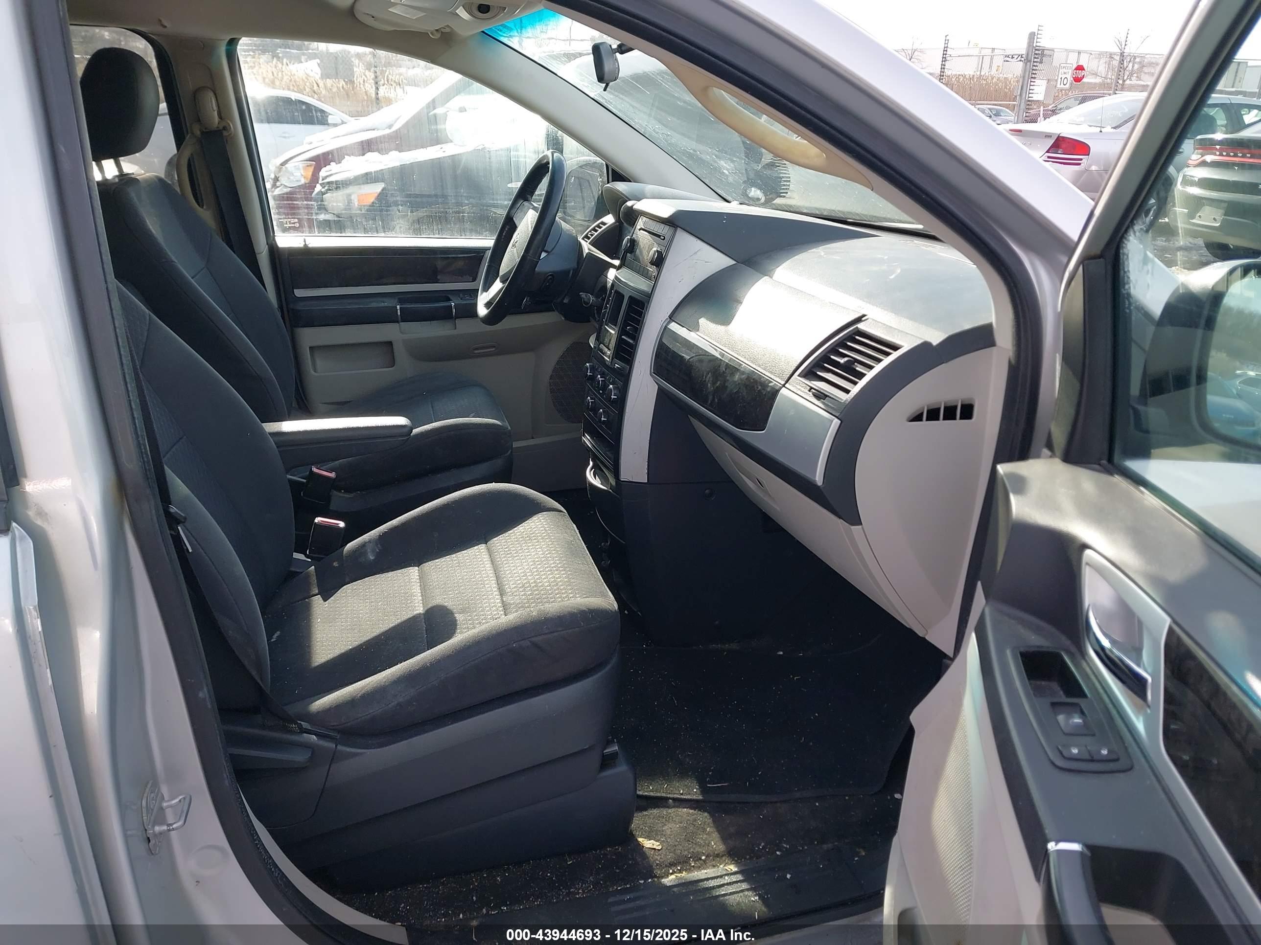 DODGE GRAND image 5