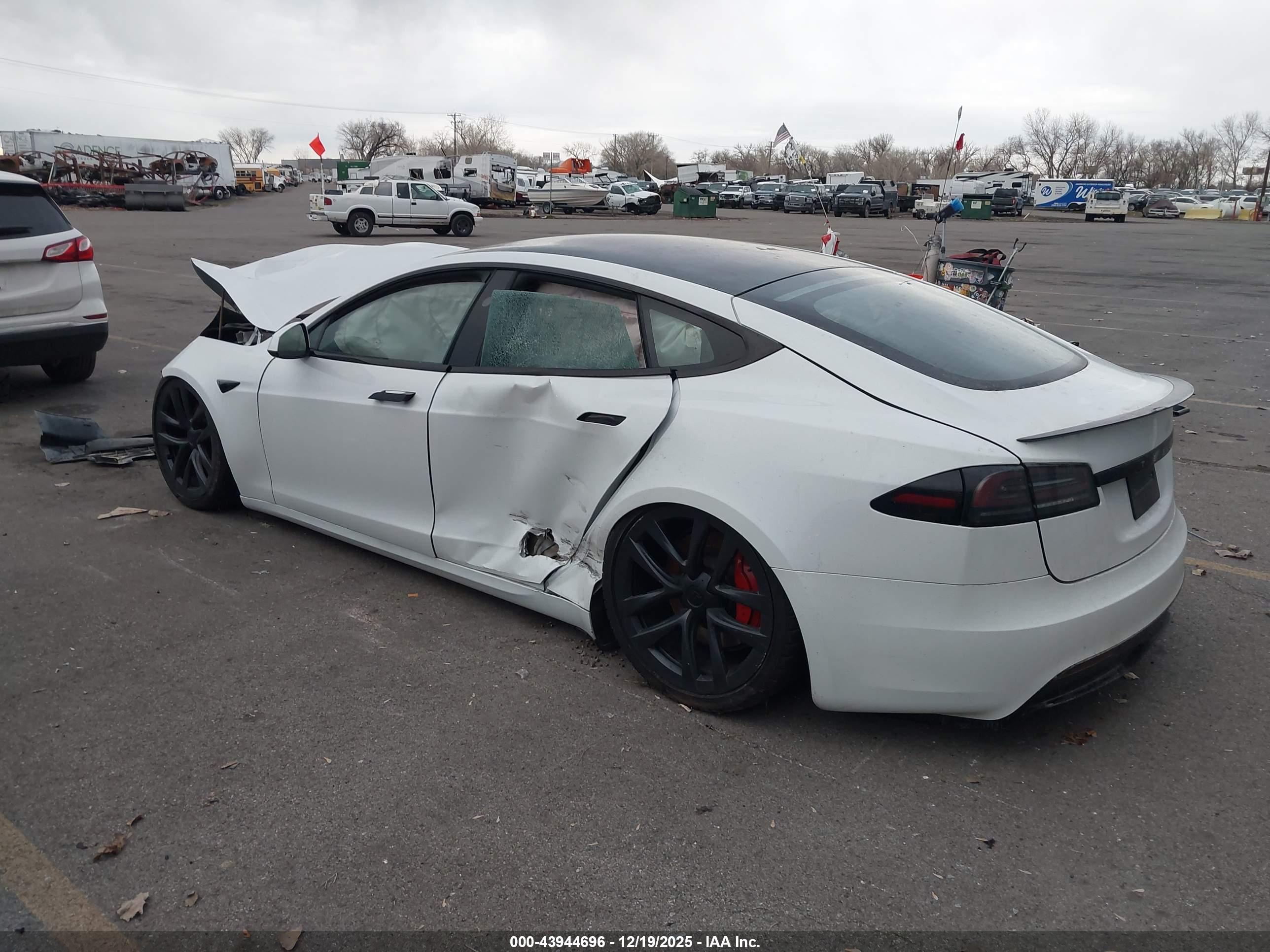 TESLA MODEL image 3